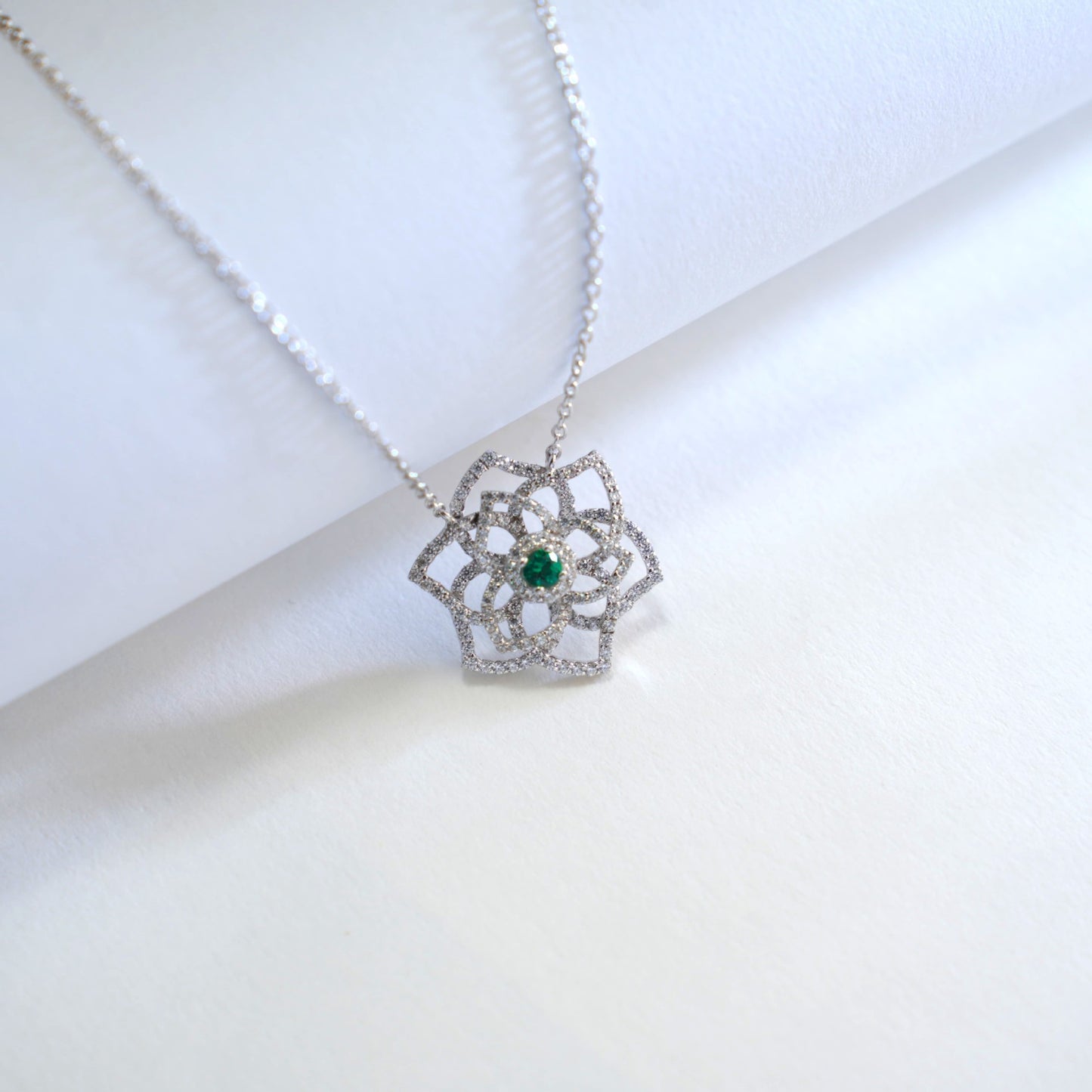 S925 Sterling Silver Lab Emerald Hollow Rose Flower Camellia Full Diamond Necklace Choker - Photo 4