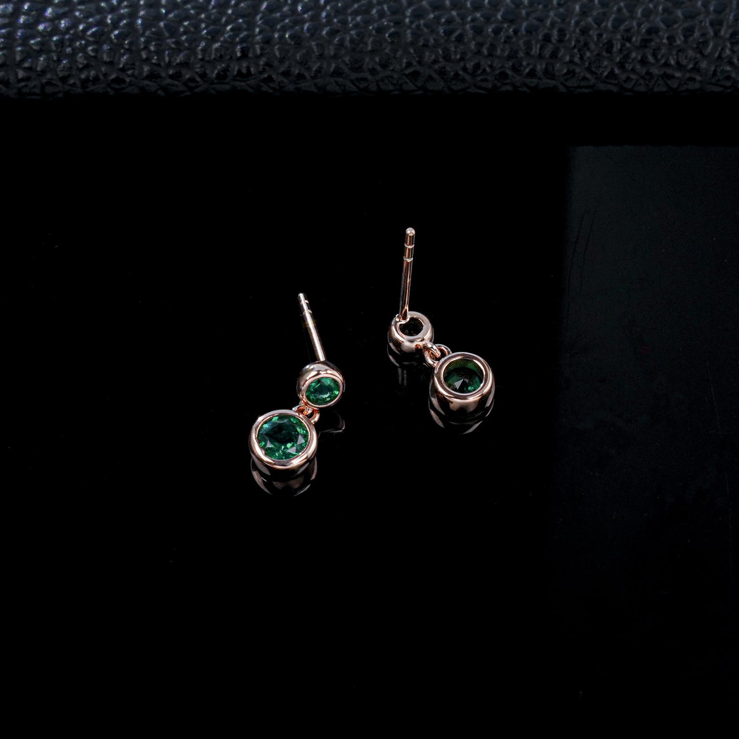S925 Silver Double-Layer Lab Emerald Stud Earrings, Double Round Simple - Photo 4