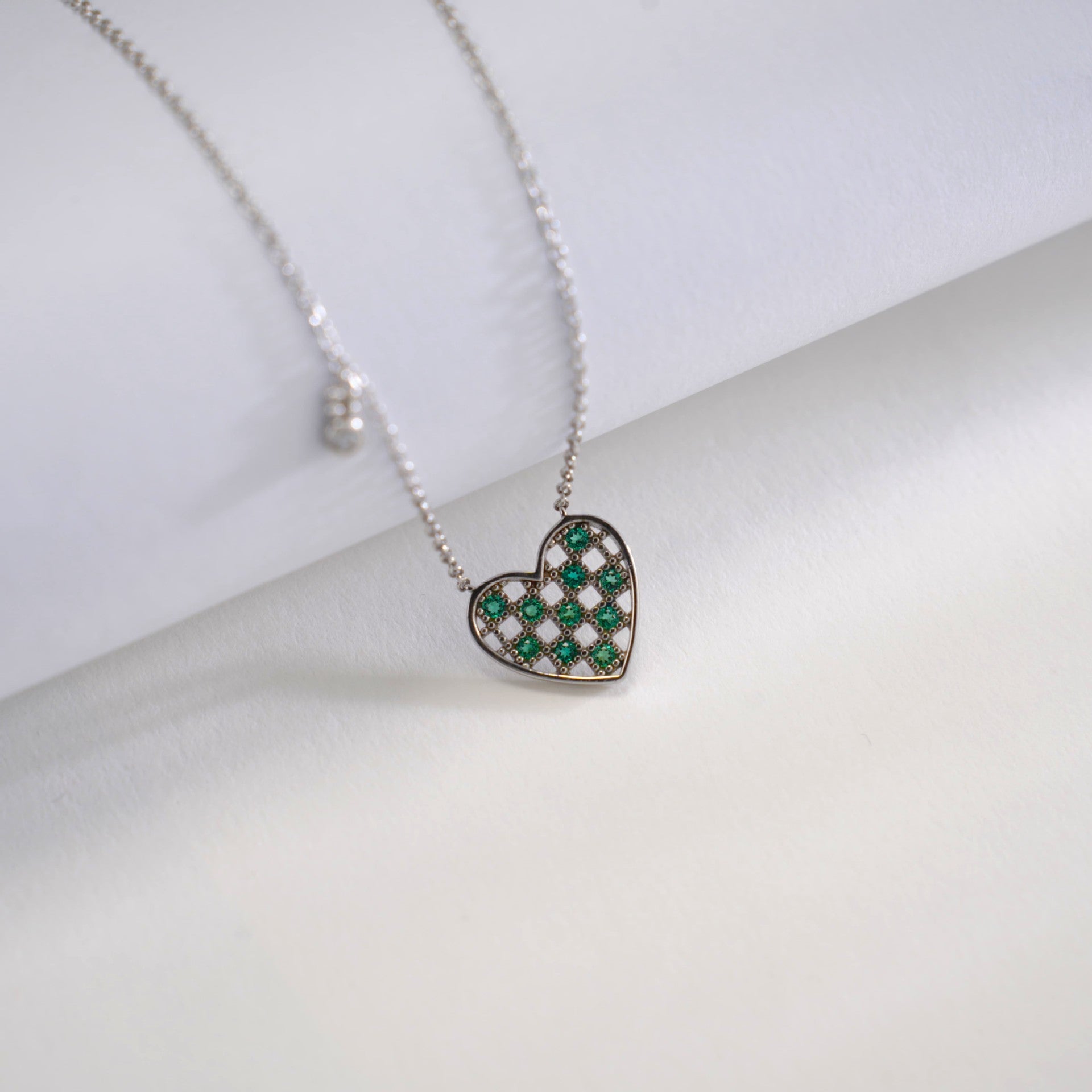 S925 Sterling Silver Lab Emerald Heart Pave Choker Necklace, for Women - Photo 4