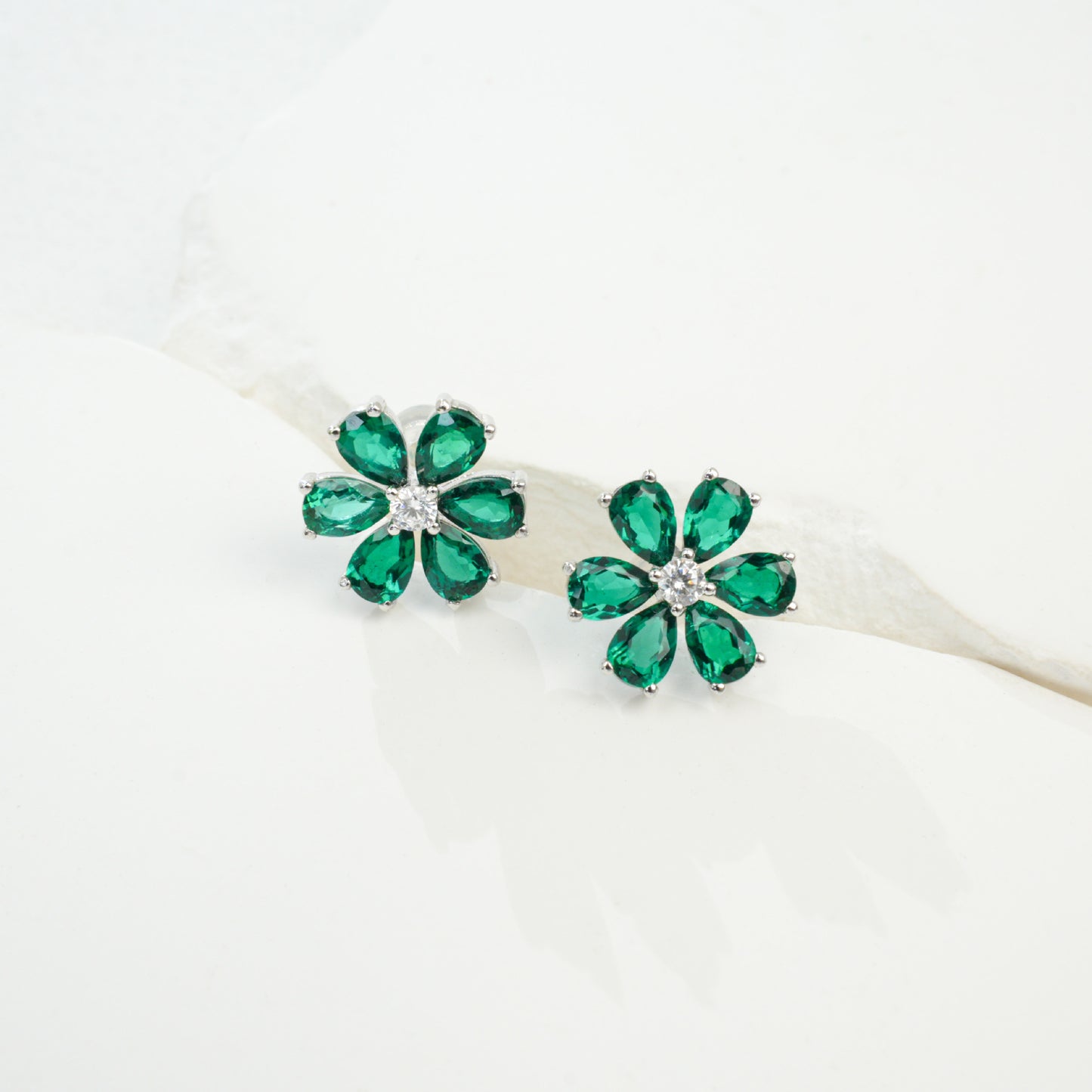 925 Sterling Silver Lab Emerald Flower Stud Earrings for Women, Cute Premium - Photo 2