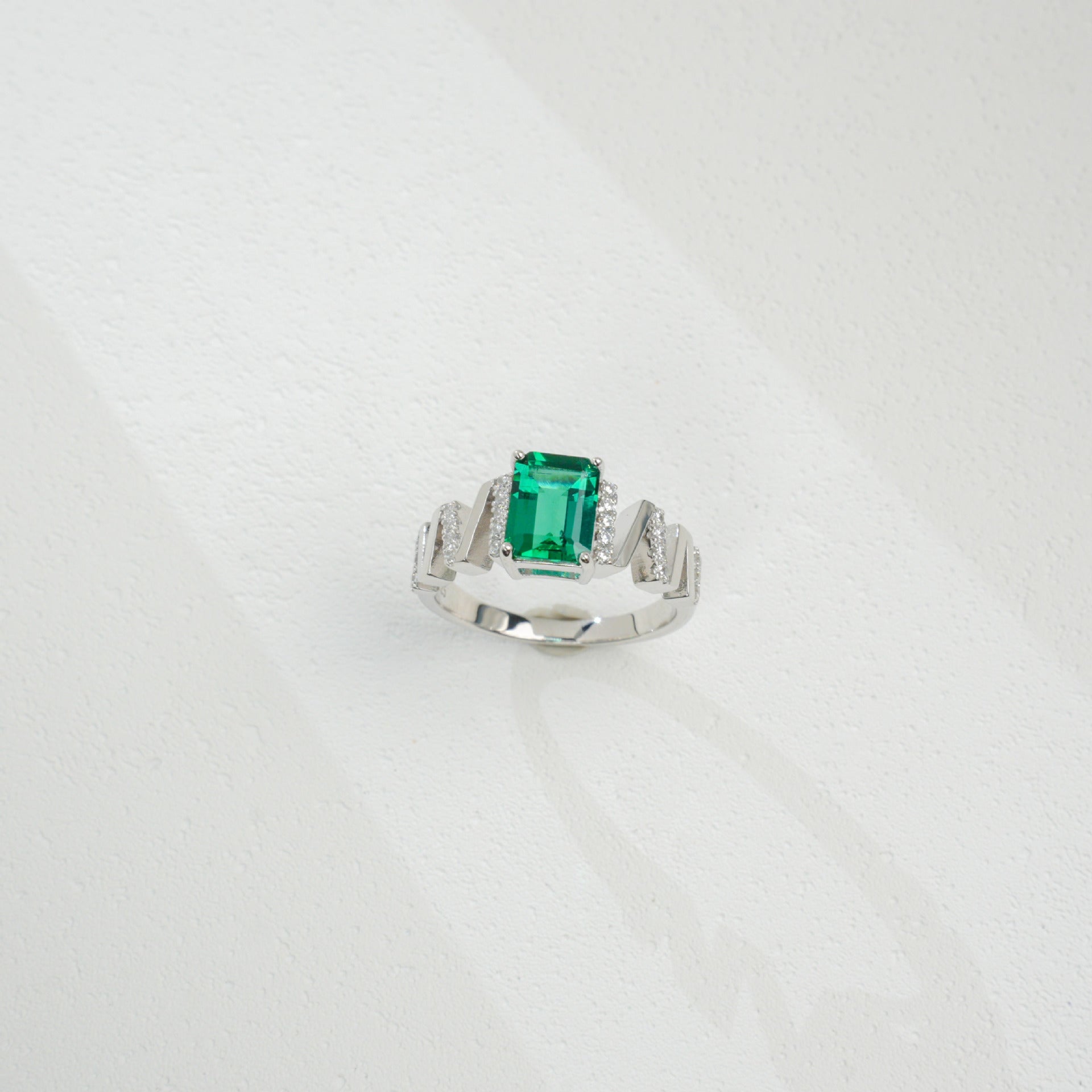 S925 Sterling Silver Lab Emerald Ring, Simple Bold Design - Photo 4