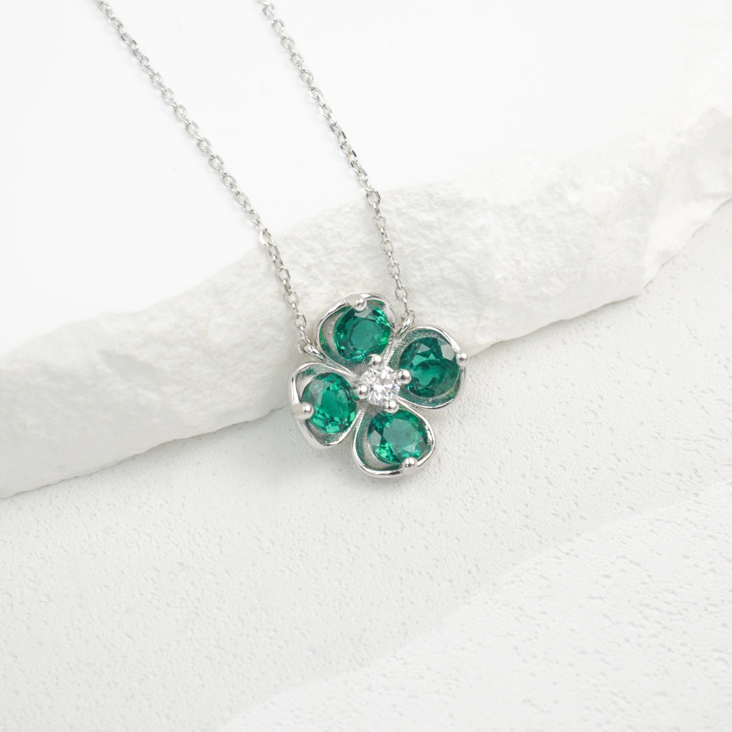 Lucky Four-Leaf Clover Emerald Silver Necklace, Versatile Birthday Valentines - Photo 2