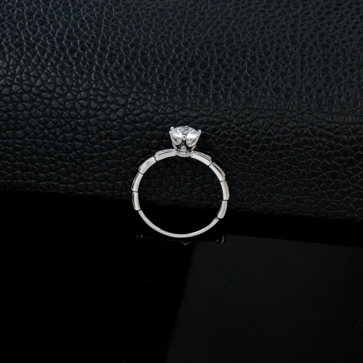S925 Sterling Silver Lab Diamond Twist-Arm Ring - Photo 2