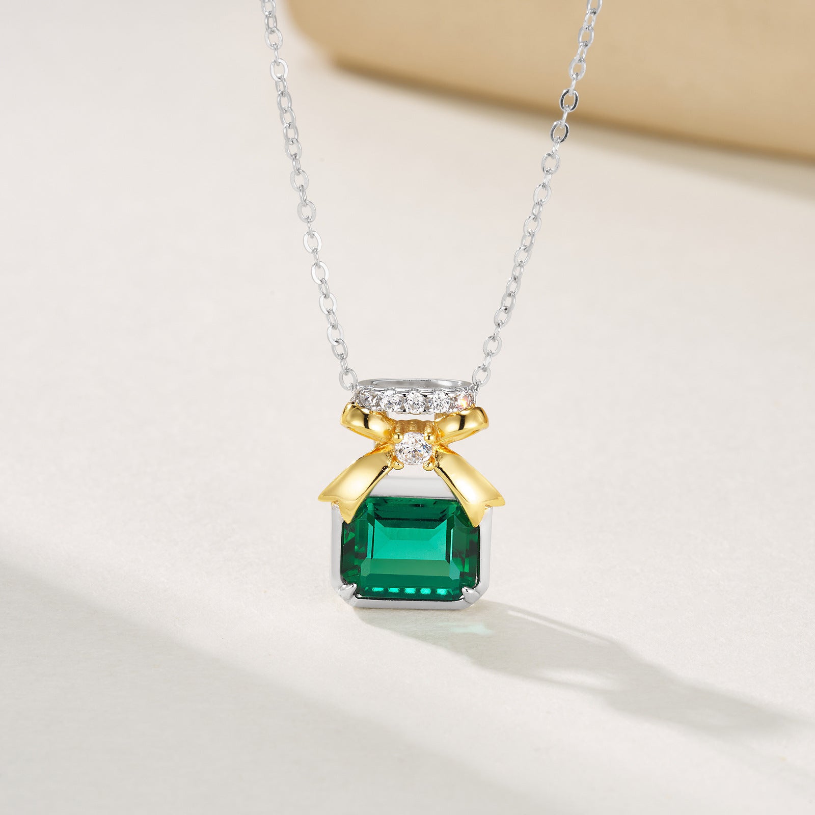 S925 Sterling Silver Bow Gift Box Emerald Pendant Necklace, Gold Versatile Premium - Photo 3