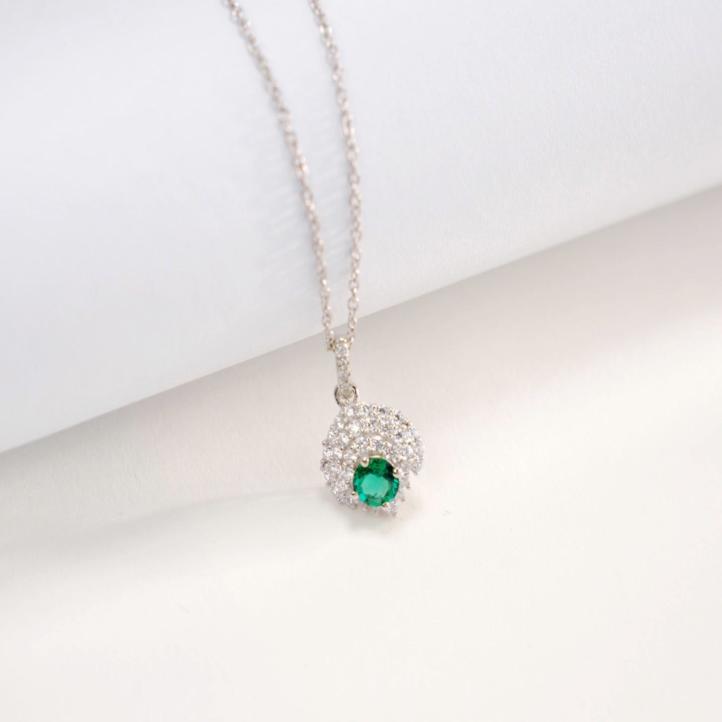 925 Sterling Silver 18K Gold-Plated Lab Emerald Pendant Necklace for Women, Elegant - Photo 6