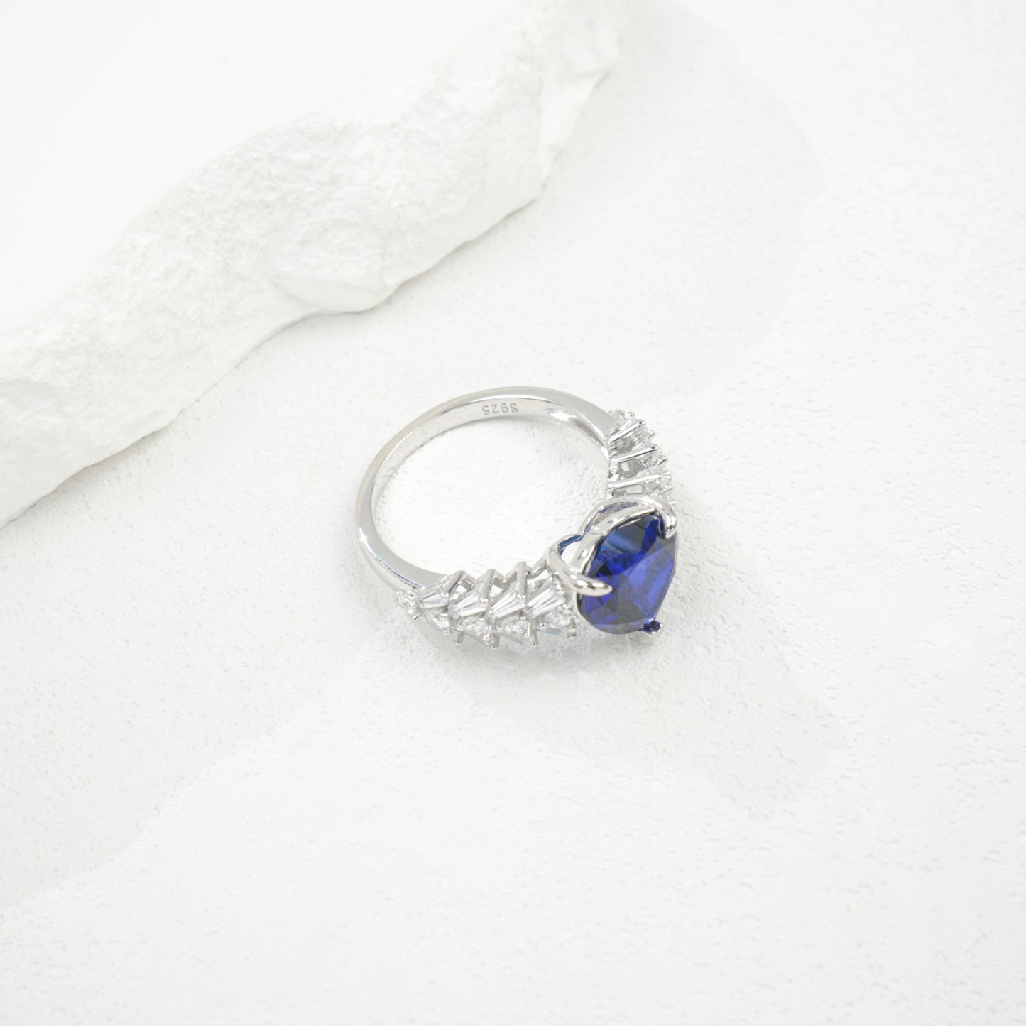S925 Sterling Silver Lab Sapphire Heart-Cut Ring, Versatile for Women - Photo 5