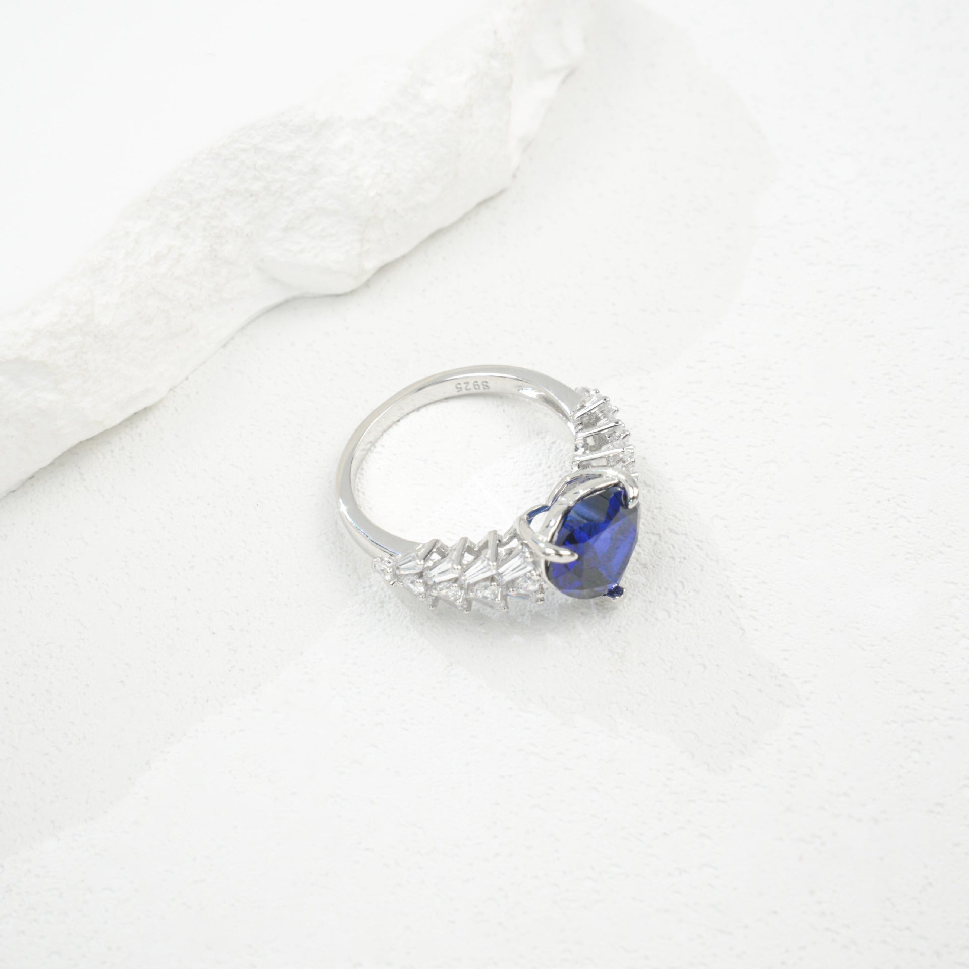 S925 Sterling Silver Lab Sapphire Heart-Cut Ring, Versatile for Women - Photo 5