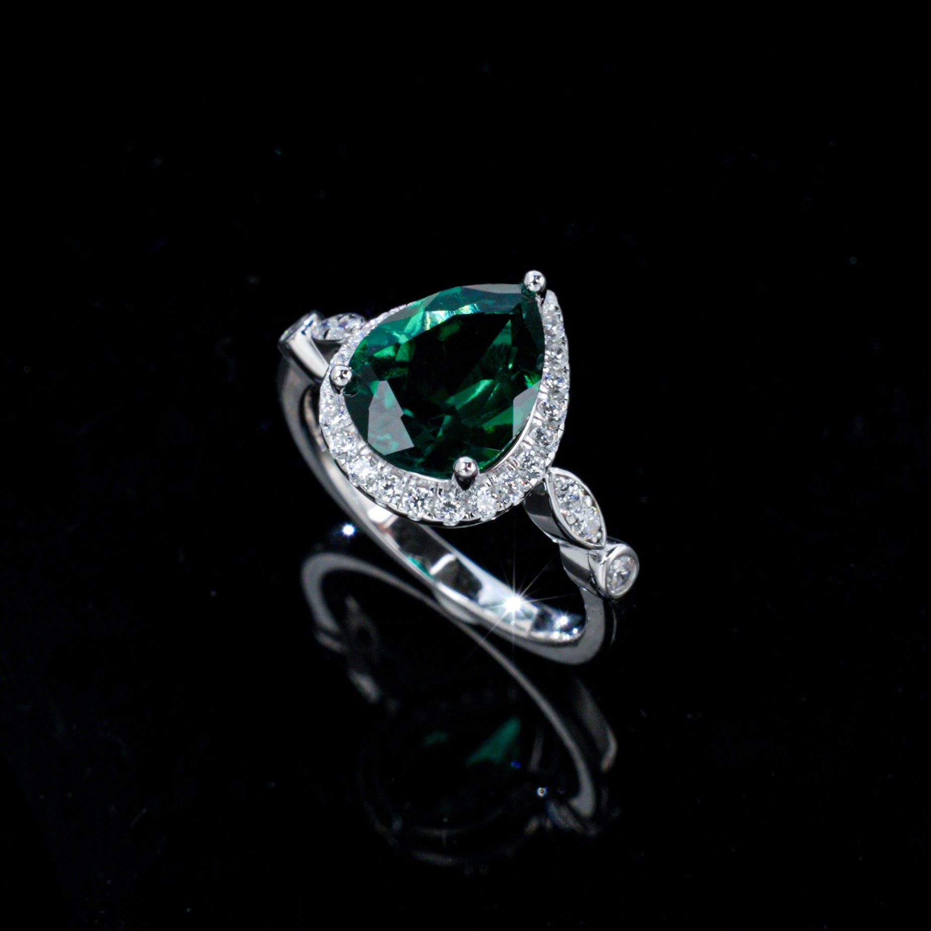 Teardrop Lab Emerald Ring 925 Silver Diamond Design, Premium Proposal Engagement - Photo 1