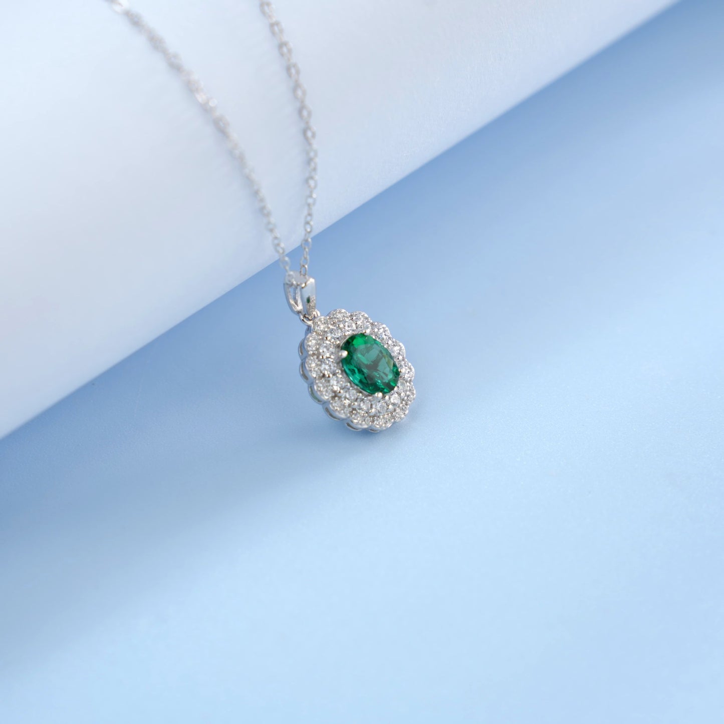 S925 Sterling Silver Oval Lab Emerald Pendant Necklace, Vintage Designer Premium for Women - Photo 3