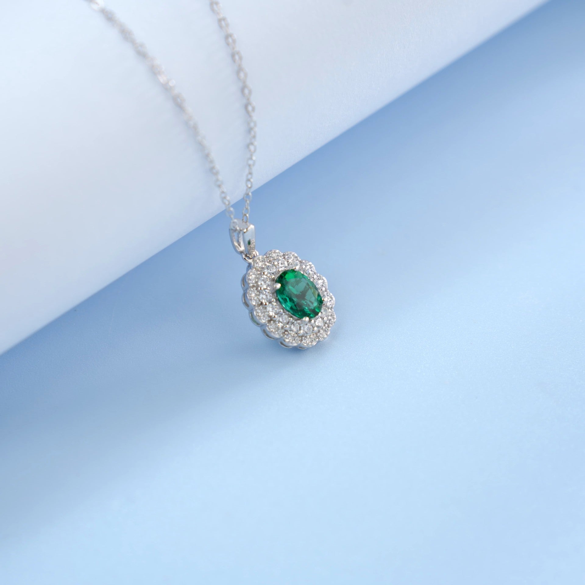 S925 Sterling Silver Oval Lab Emerald Pendant Necklace, Vintage Designer Premium for Women - Photo 3