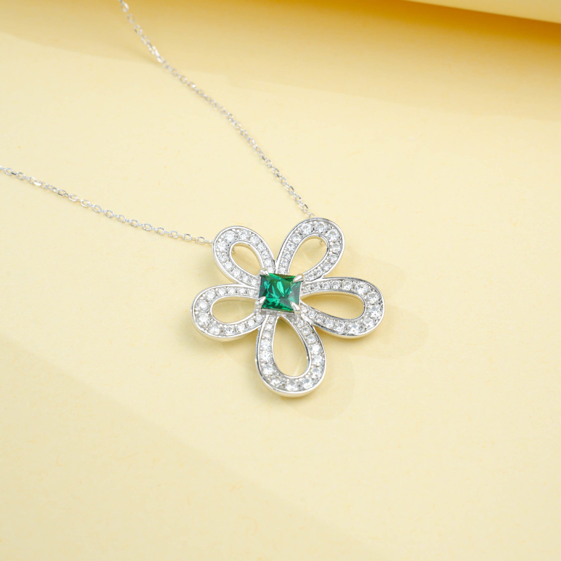 S925 Silver Five-Petal Flower Lab Emerald Diamond Halo, Women's Choker - Photo 3