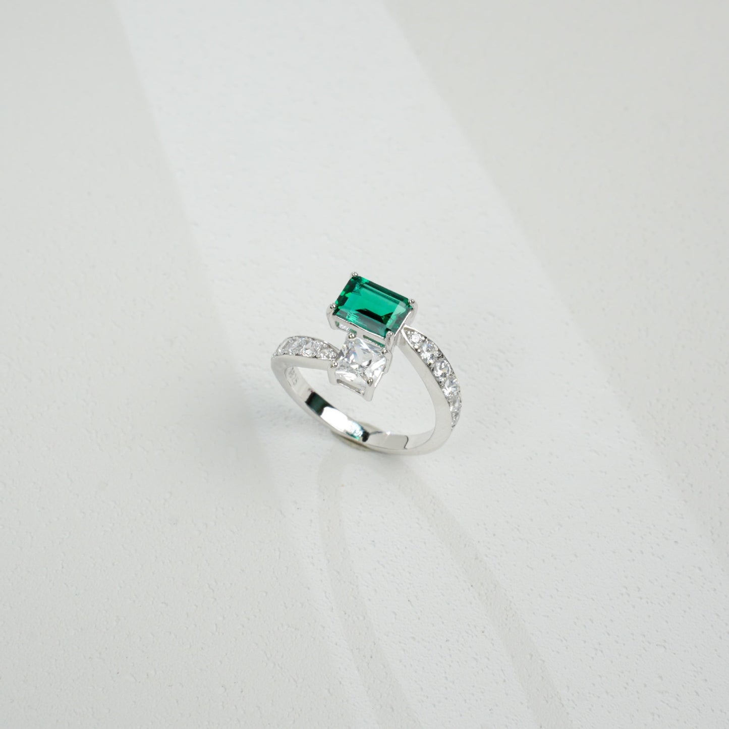 925 Sterling Silver Lab Emerald Cross-Arm Ring, Premium Versatile Bestie - Photo 6