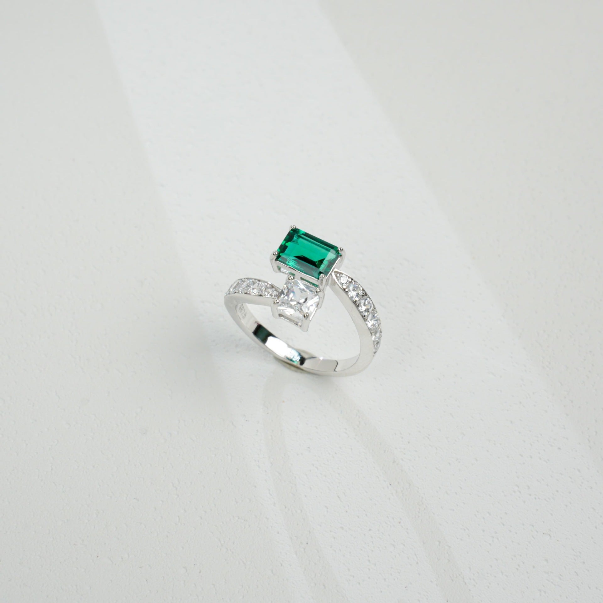 925 Sterling Silver Lab Emerald Cross-Arm Ring, Premium Versatile Bestie - Photo 6