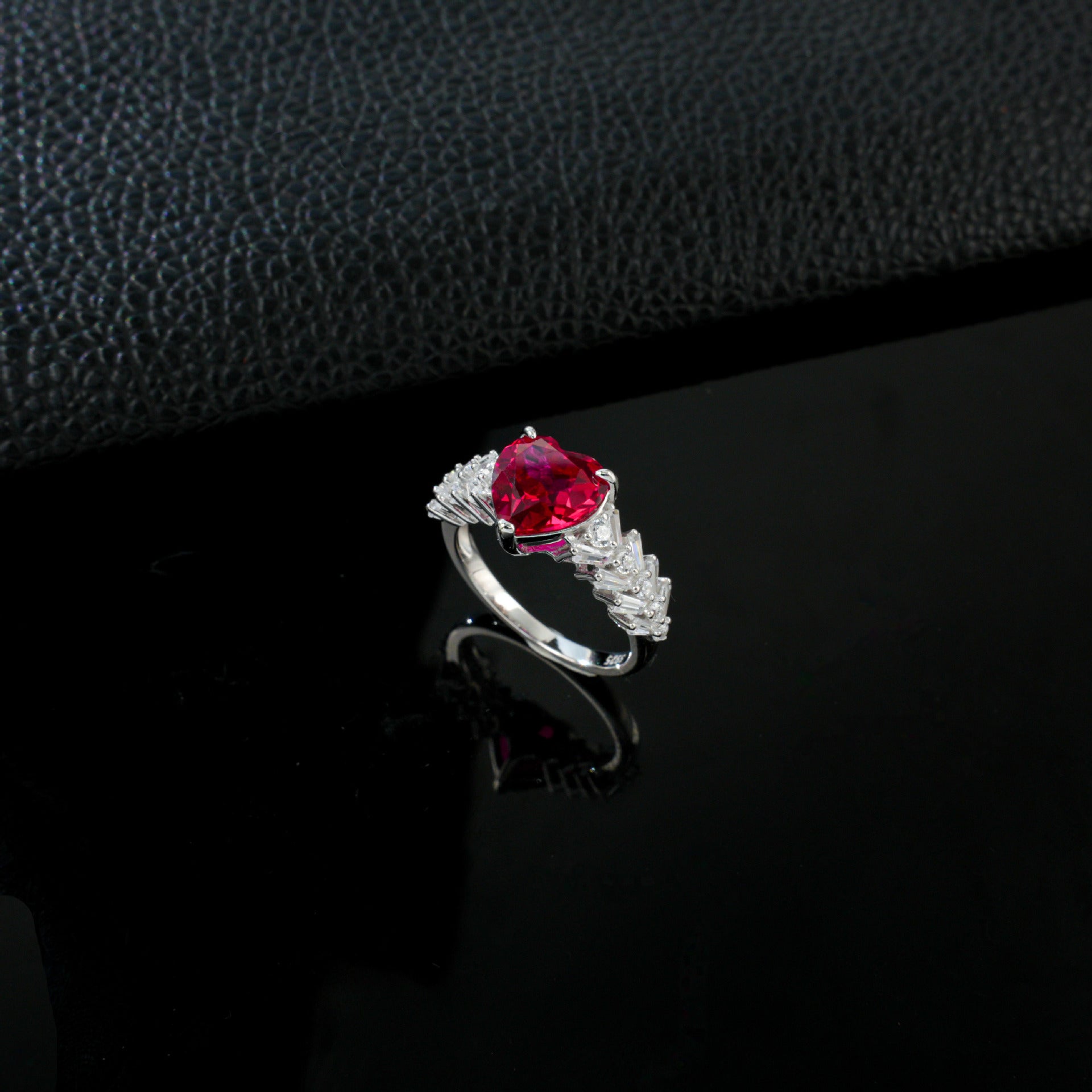 S925 Sterling Silver Lab Pigeon Blood Ruby Heart Pave Closed Ring, Engagement Premium for Women - Photo 3