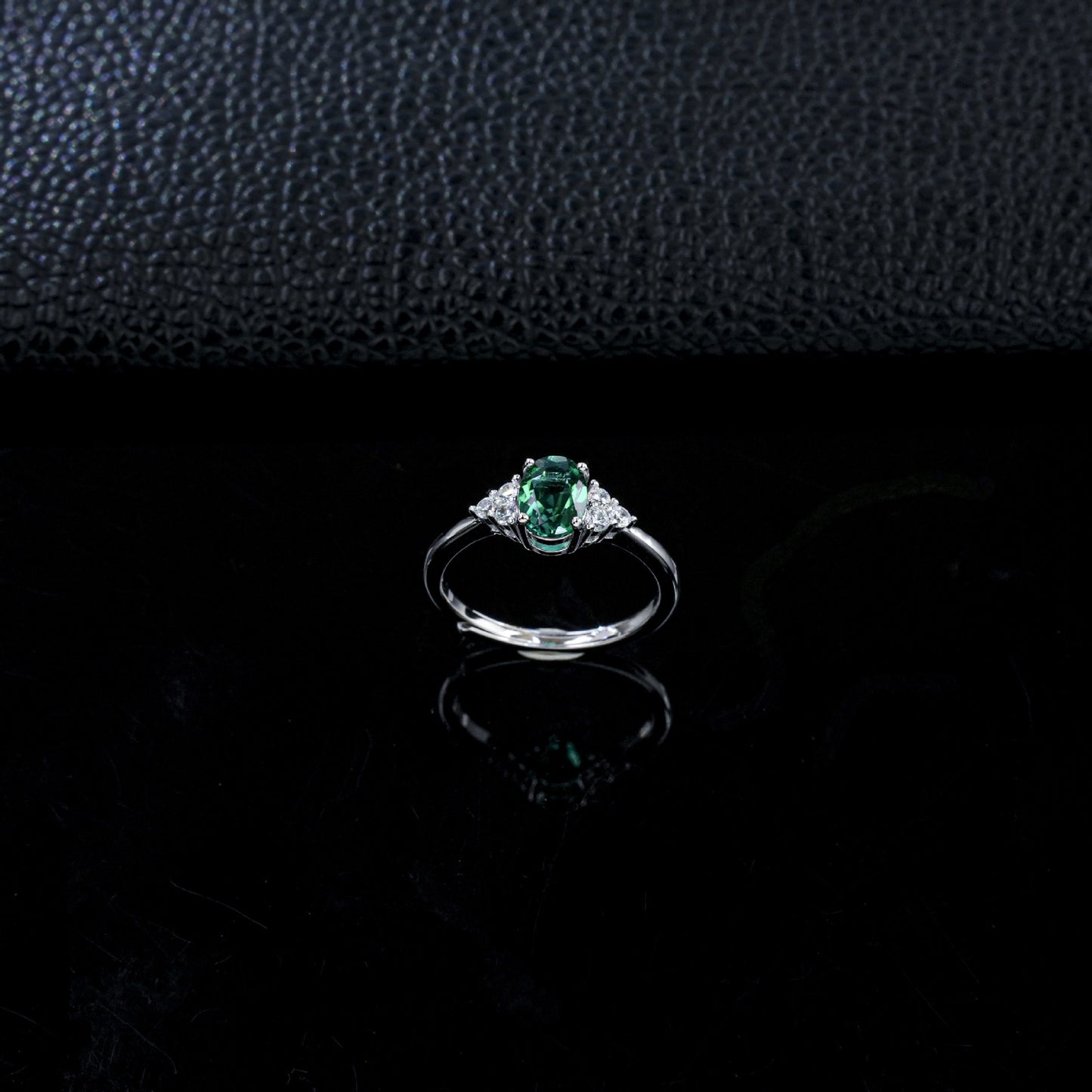 S925 Silver 4-Claw Lab Emerald Ring with Side Teardrop Diamond, Matching Silver Ring - Photo 3