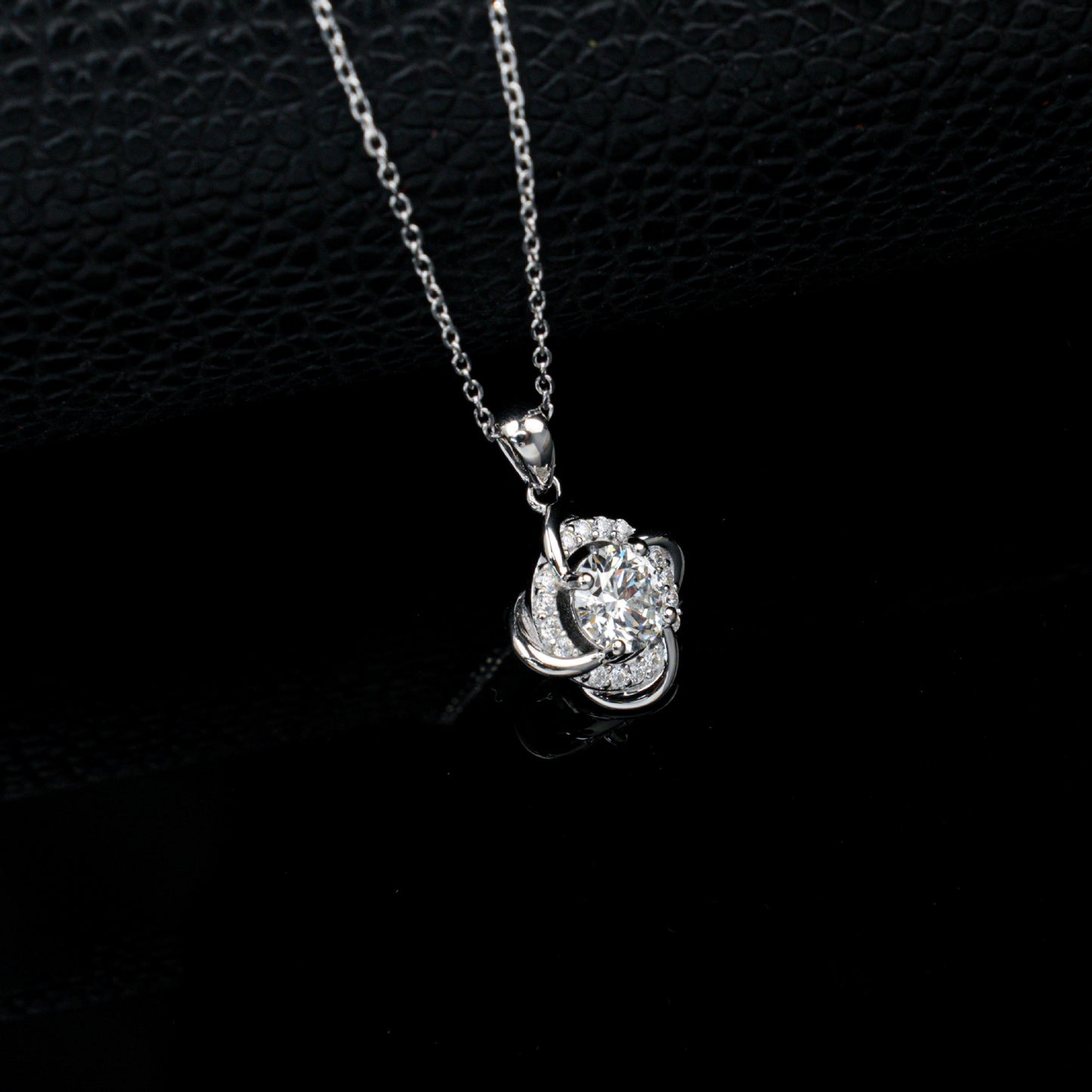 S925 Silver Pinwheel Twisted Pendant 4-Claw Centre Surround Setting, Design Elegant - Photo 3