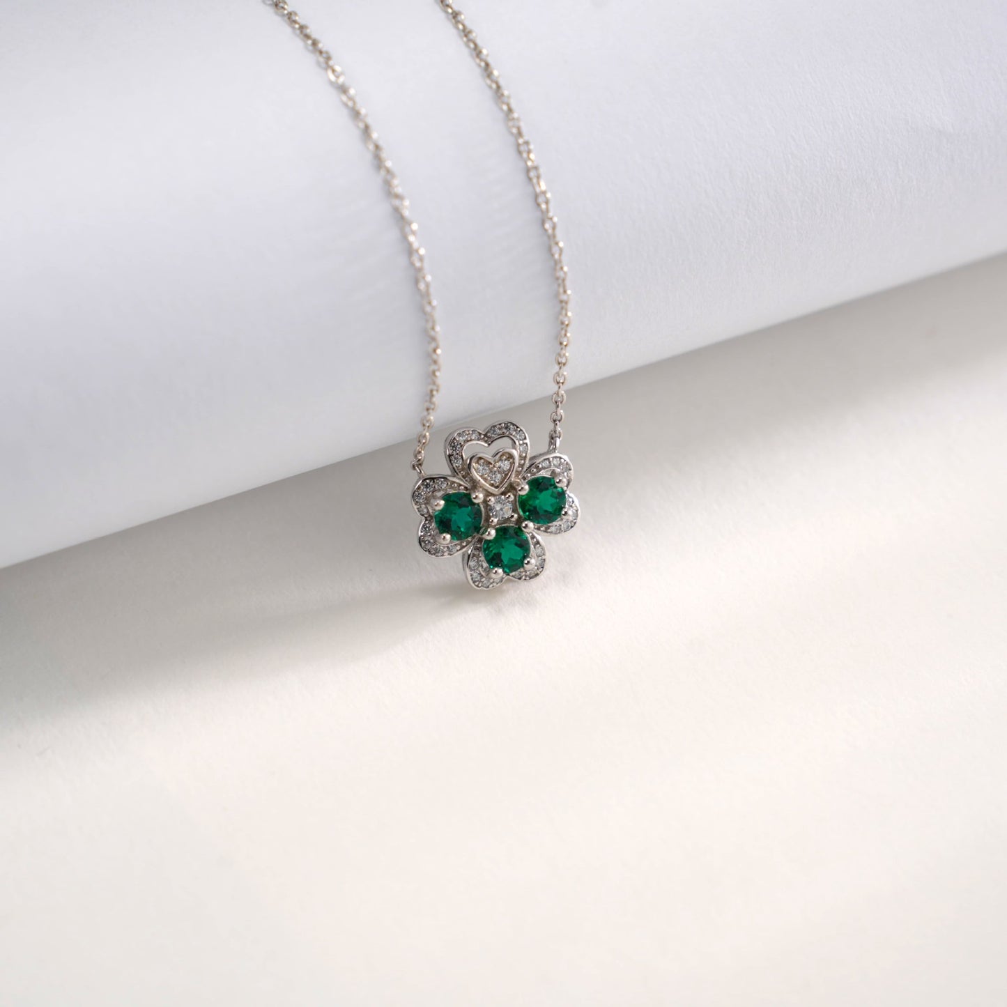 S925 Sterling Silver Lab Emerald Four-Leaf Clover Necklace, Fresh Versatile - Photo 3