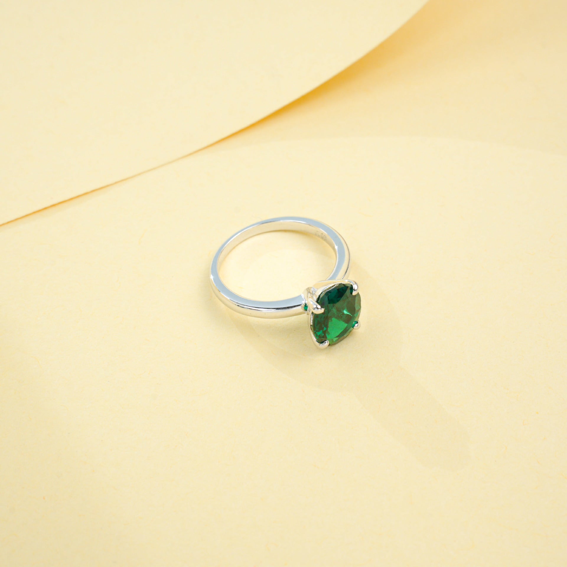 925 Sterling Silver Lab Emerald Oval Four-Prong Ring, Premium - Photo 2