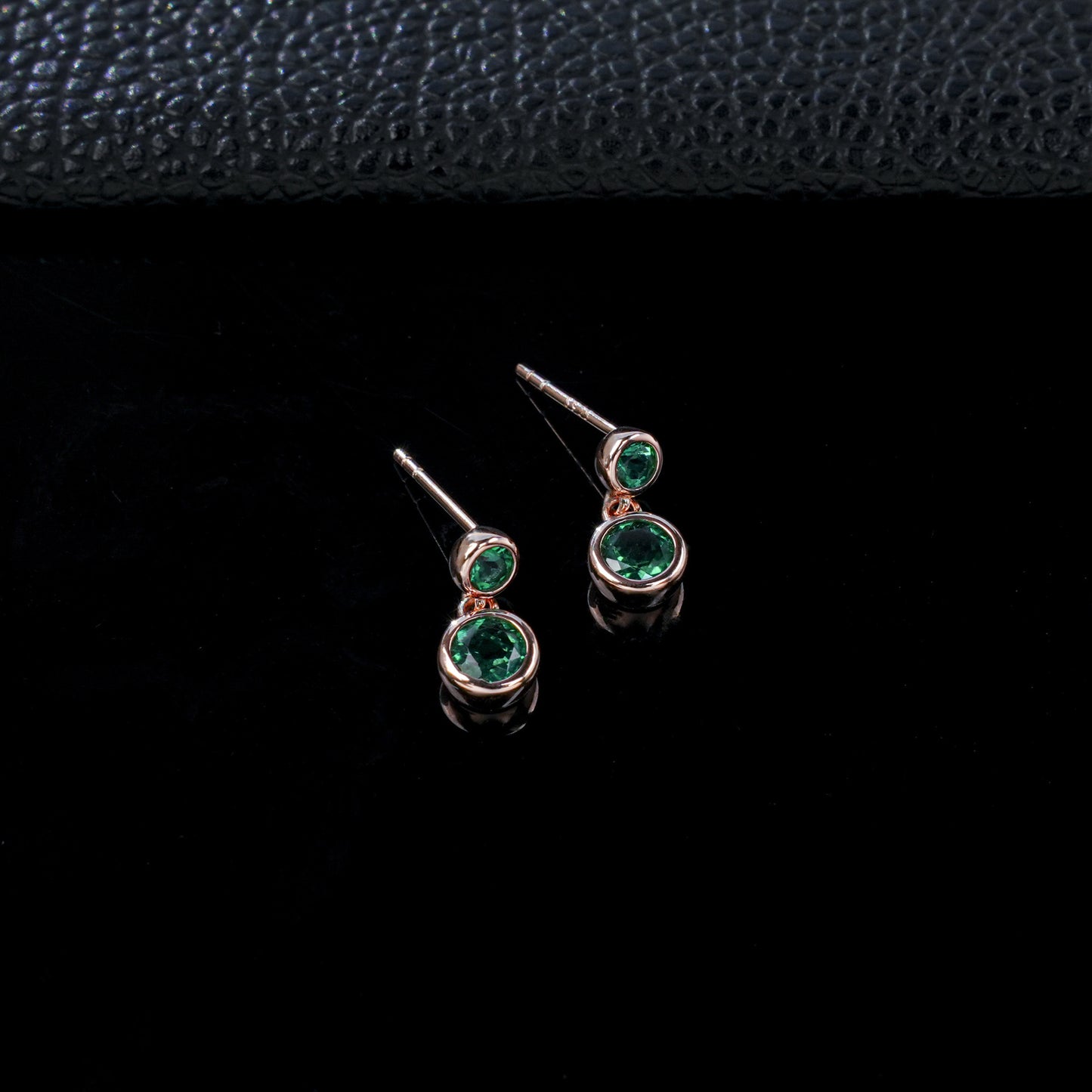 S925 Silver Double-Layer Lab Emerald Stud Earrings, Double Round Simple - Photo 3