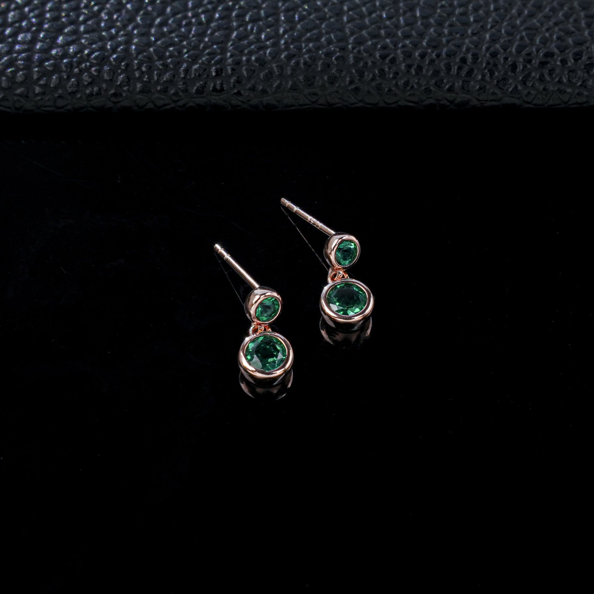 S925 Silver Double-Layer Lab Emerald Stud Earrings, Double Round Simple - Photo 3