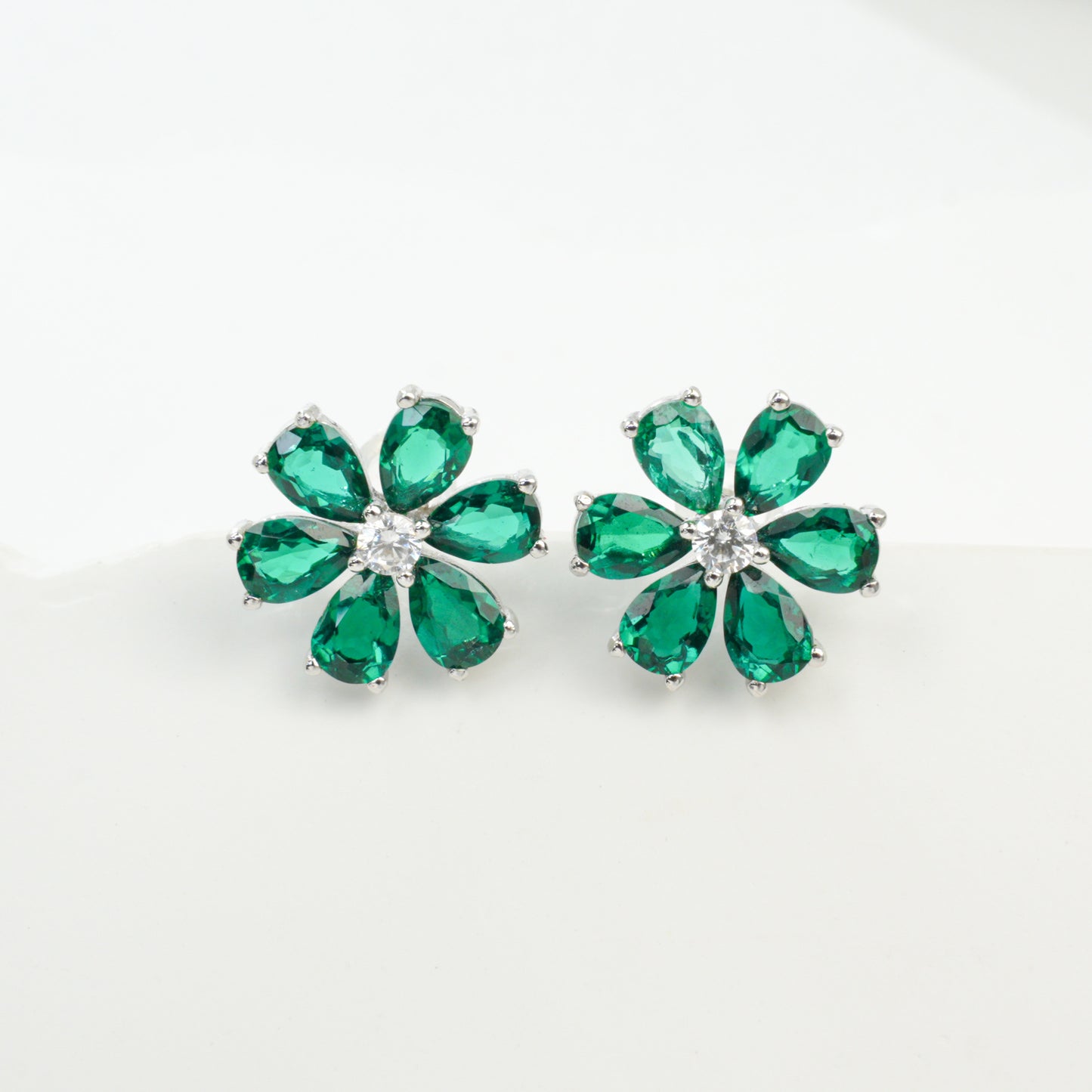 925 Sterling Silver Lab Emerald Flower Stud Earrings for Women, Cute Premium - Photo 5