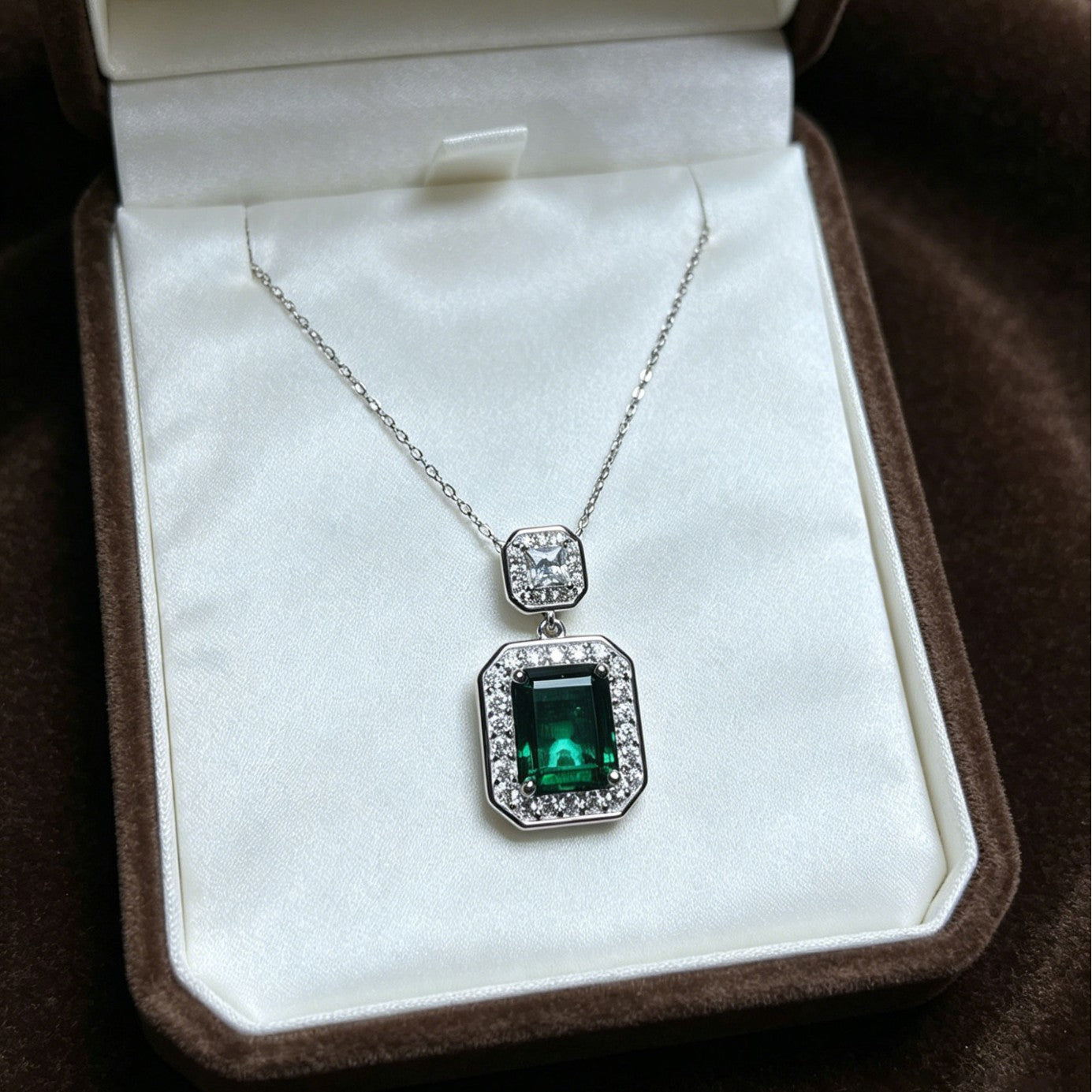 S925 Sterling Silver Lab Emerald Emerald-Cut Halo Necklace, Premium - Photo 4