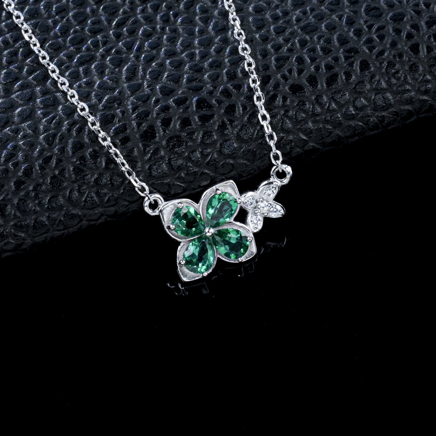 S925 Silver Lab Emerald Four-Petal Flower Necklace, Green Gemstone Butterfly - Photo 4