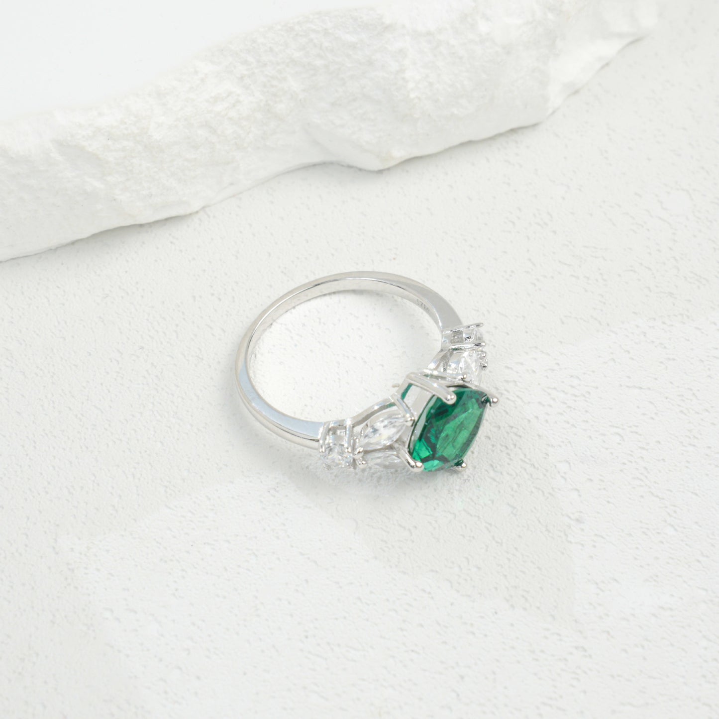S925 Sterling Silver Lab Emerald Halo Ring, Premium Delicate Gift - Photo 4