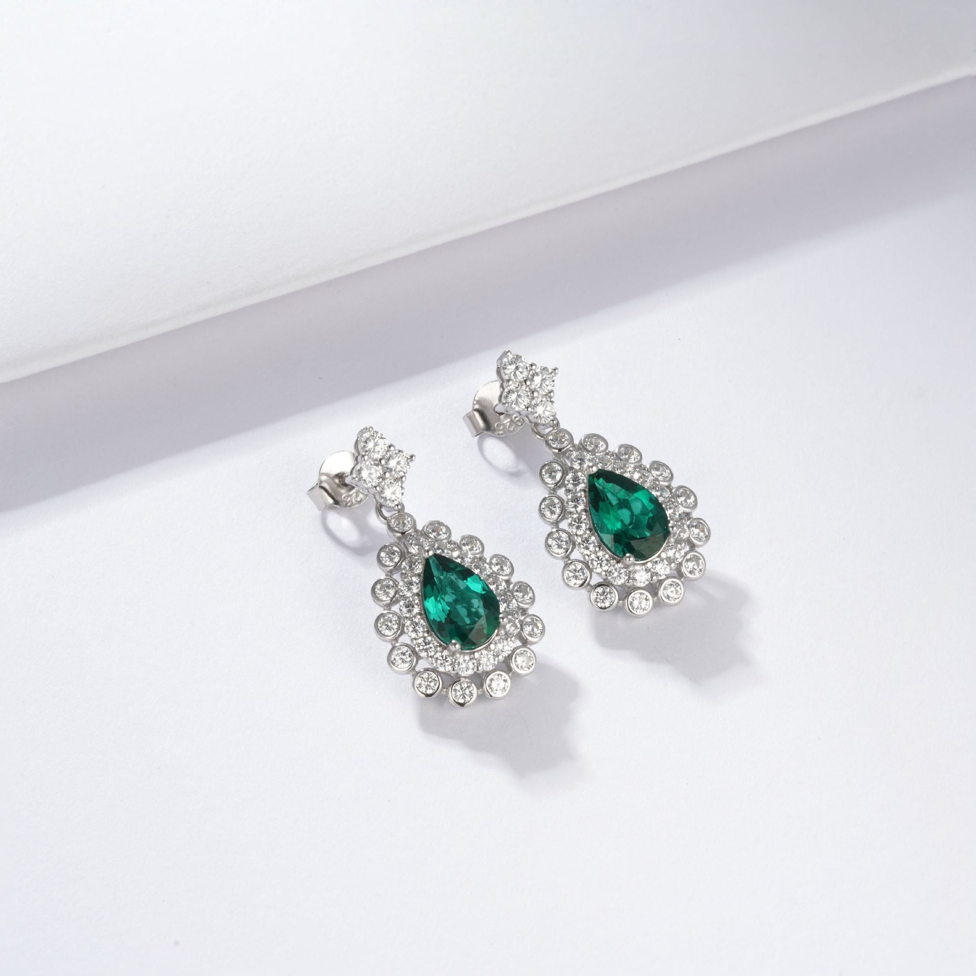 S925 Sterling Silver Lab Emerald Earrings, Simple Versatile Teardrop - Photo 2