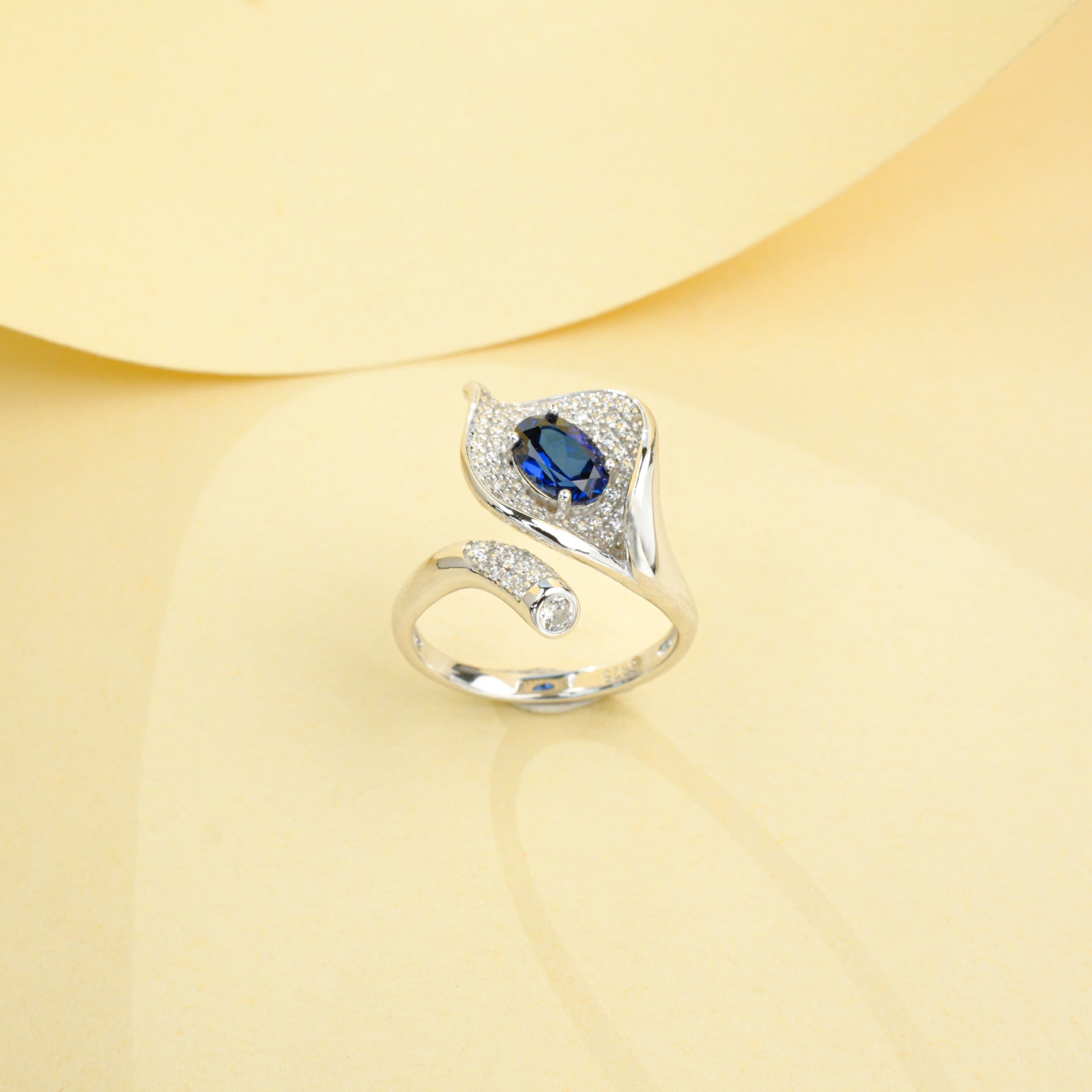 925 Sterling Silver Lab Sapphire Oval Pave Ring, Premium Versatile - Photo 2
