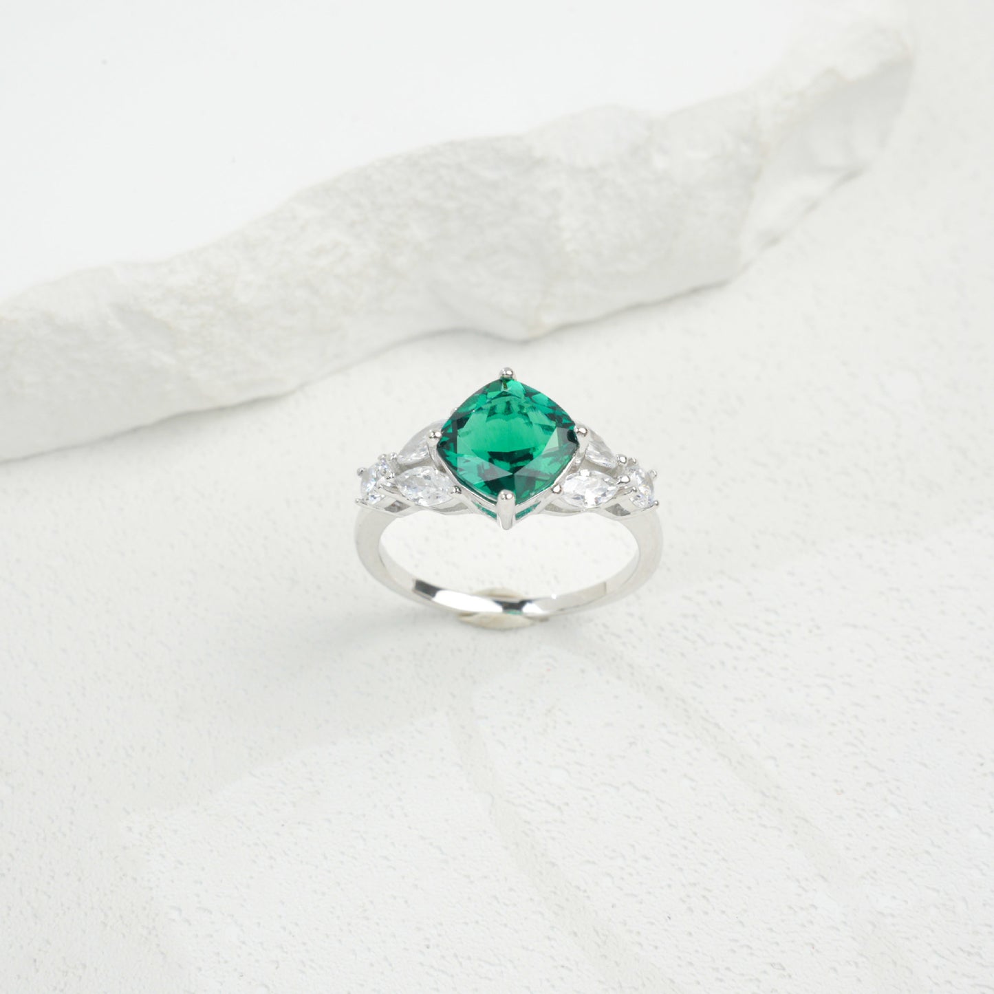 S925 Sterling Silver Lab Emerald Halo Ring, Premium Delicate Gift - Photo 2