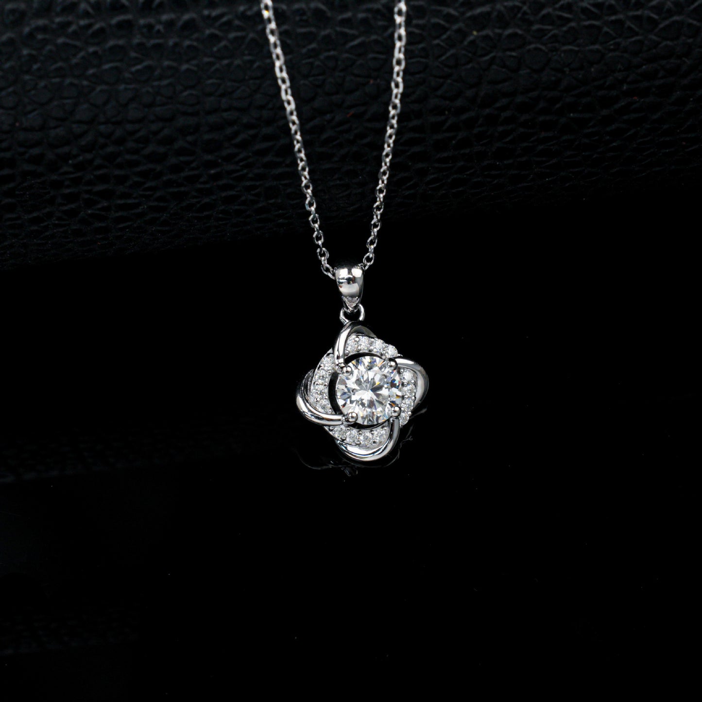 S925 Silver Pinwheel Twisted Pendant 4-Claw Centre Surround Setting, Design Elegant - Photo 2