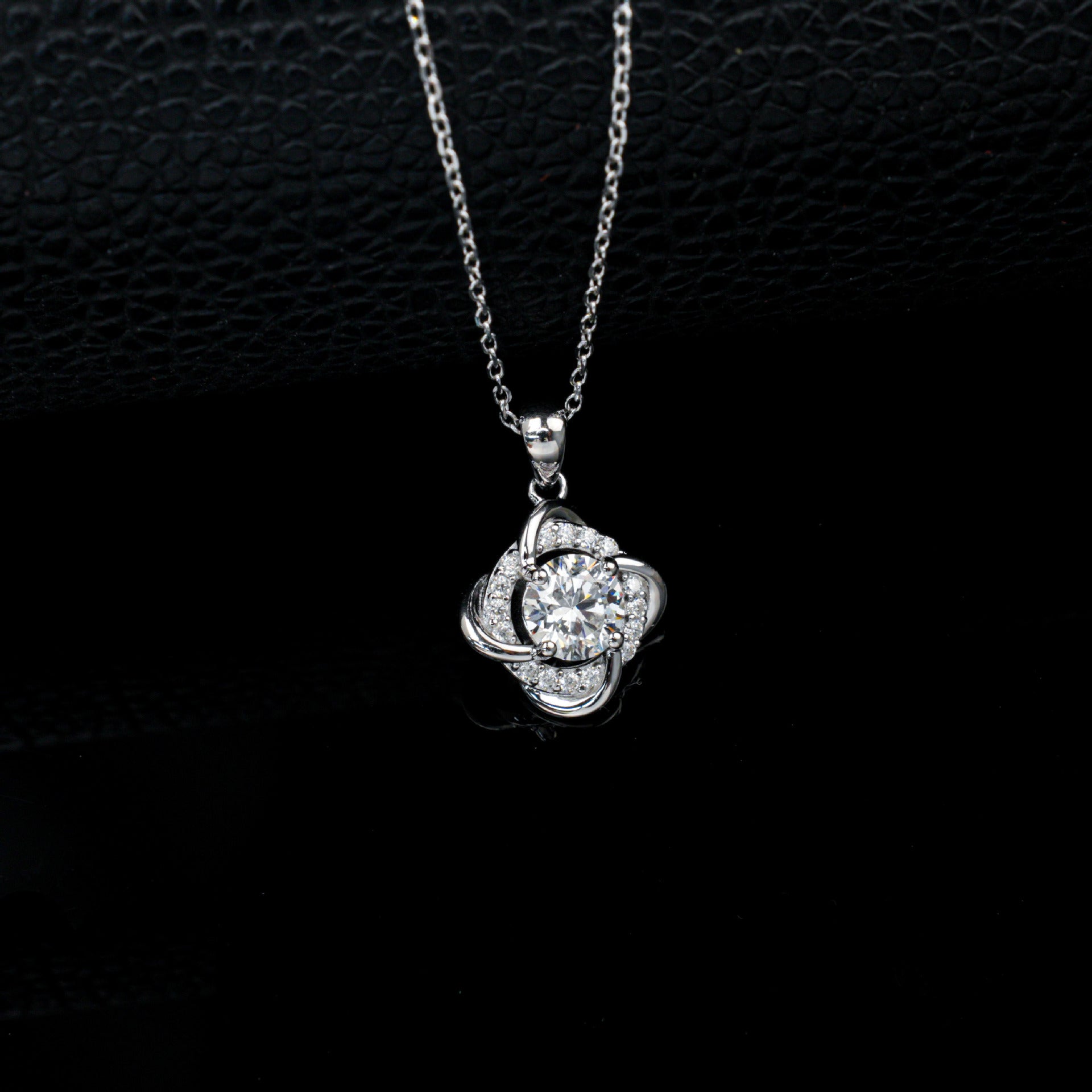 S925 Silver Pinwheel Twisted Pendant 4-Claw Centre Surround Setting, Design Elegant - Photo 2