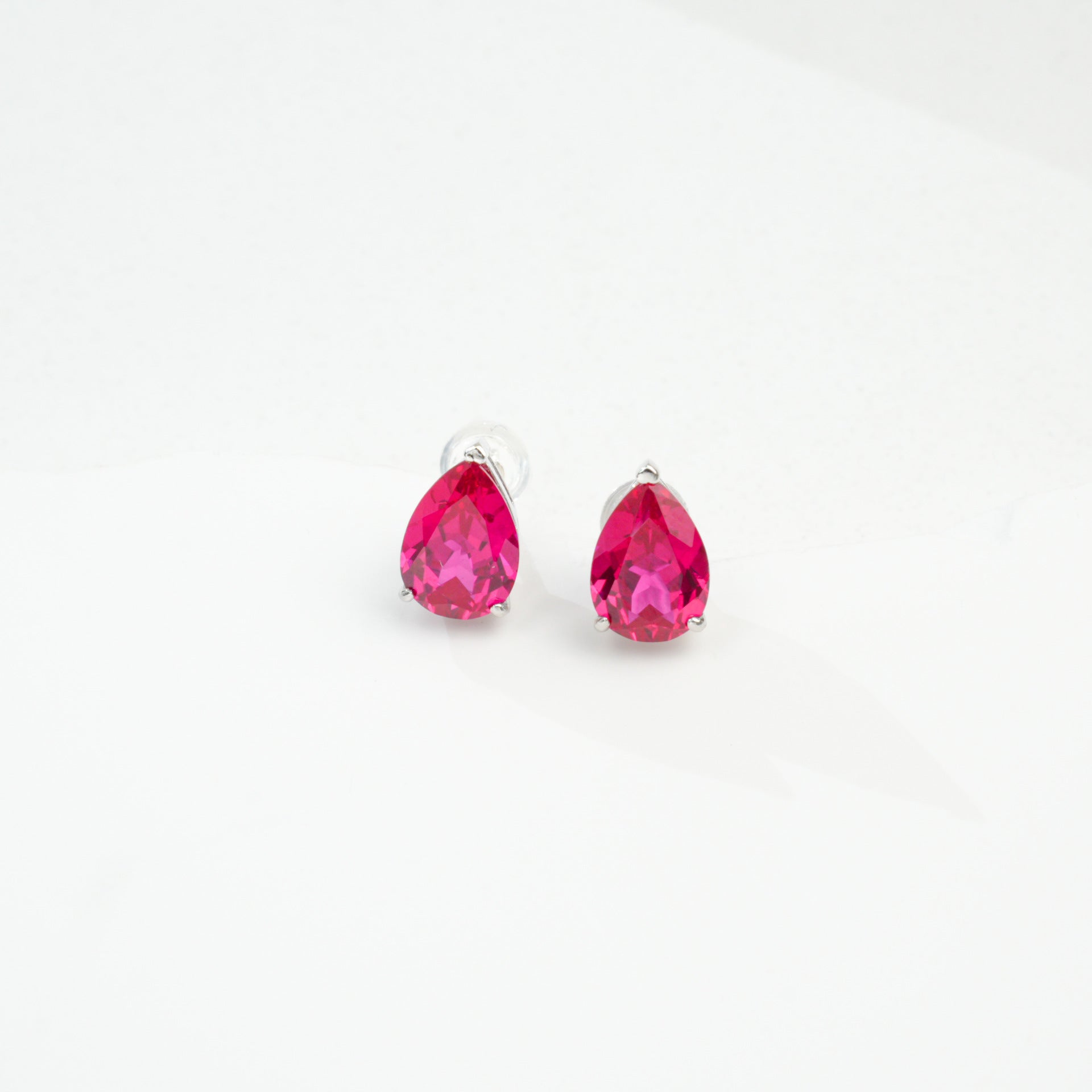 925 Sterling Silver Lab Pigeon Blood Ruby Teardrop Earrings - Photo 2