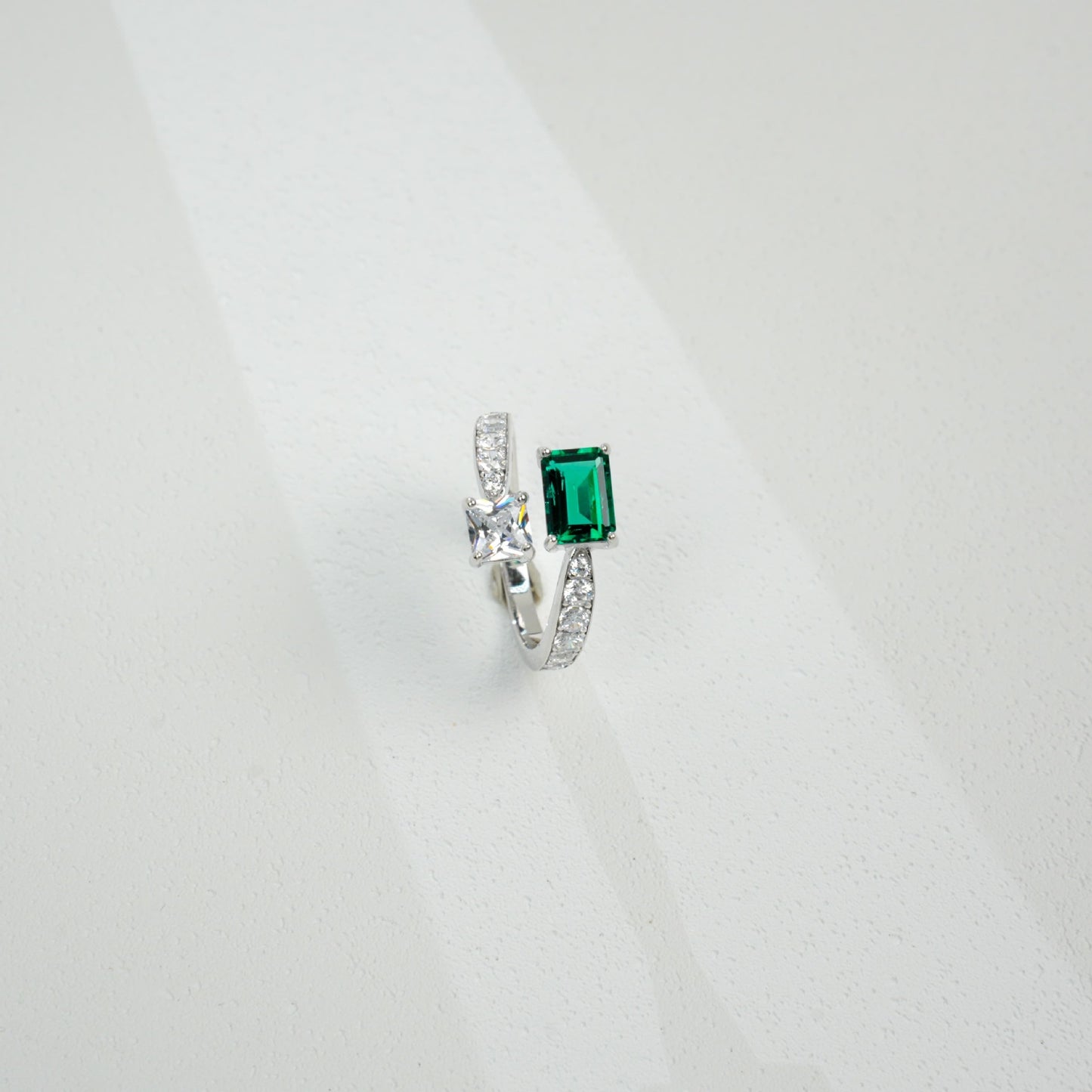 925 Sterling Silver Lab Emerald Cross-Arm Ring, Premium Versatile Bestie - Photo 3