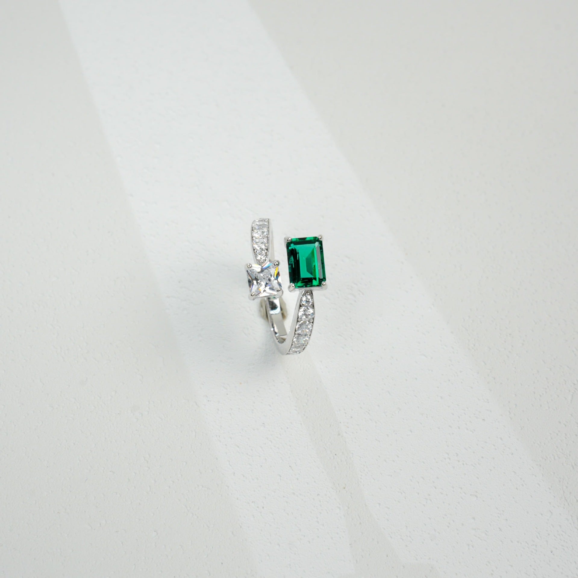 925 Sterling Silver Lab Emerald Cross-Arm Ring, Premium Versatile Bestie - Photo 3