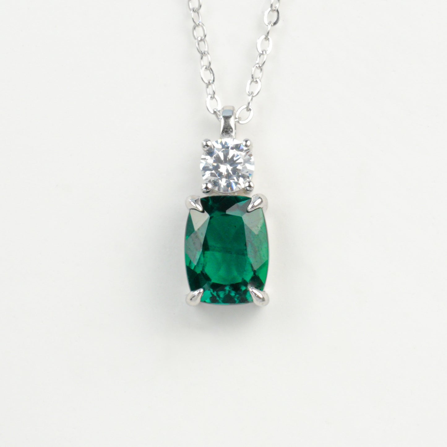 S925 Sterling Silver Lab Emerald Choker Necklace - Photo 1