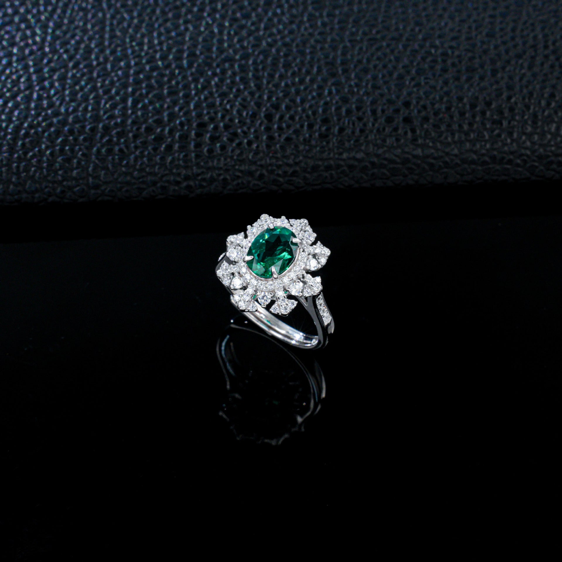 S925 Sterling Silver Lab Emerald Snowflake Halo Ring, Premium Gift for Women - Photo 3