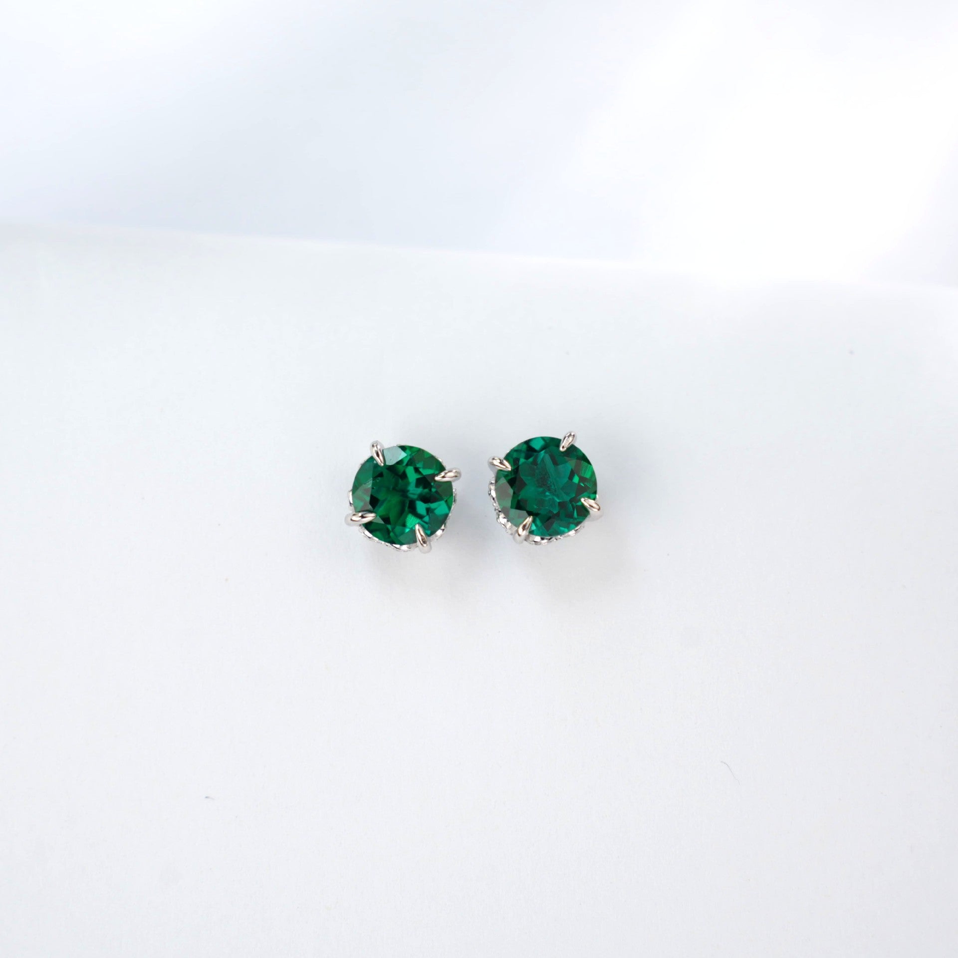 S925 Silver Round Lab Emerald Stud Earrings, Gemstone Simple - Photo 3