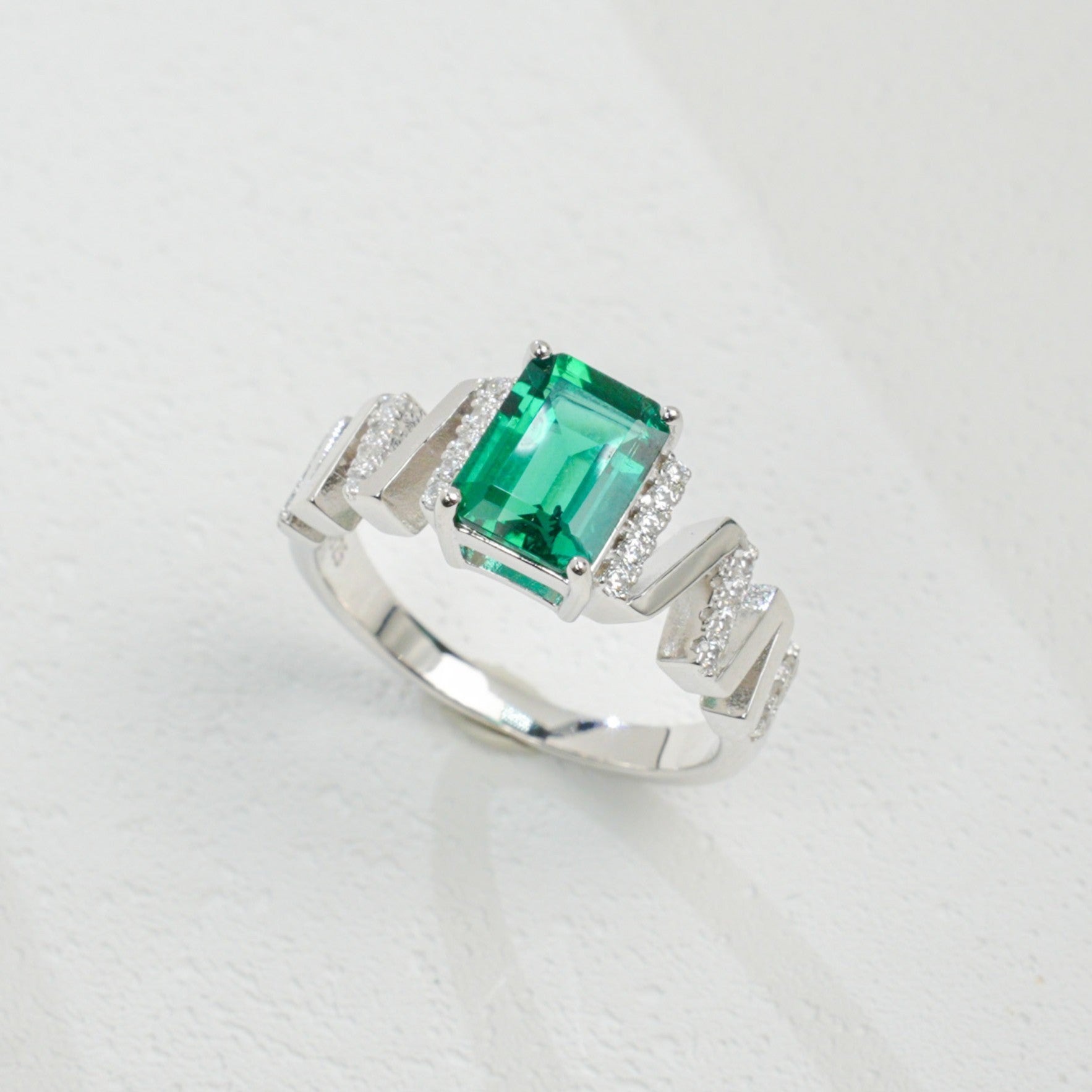 S925 Sterling Silver Lab Emerald Ring, Simple Bold Design - Photo 5