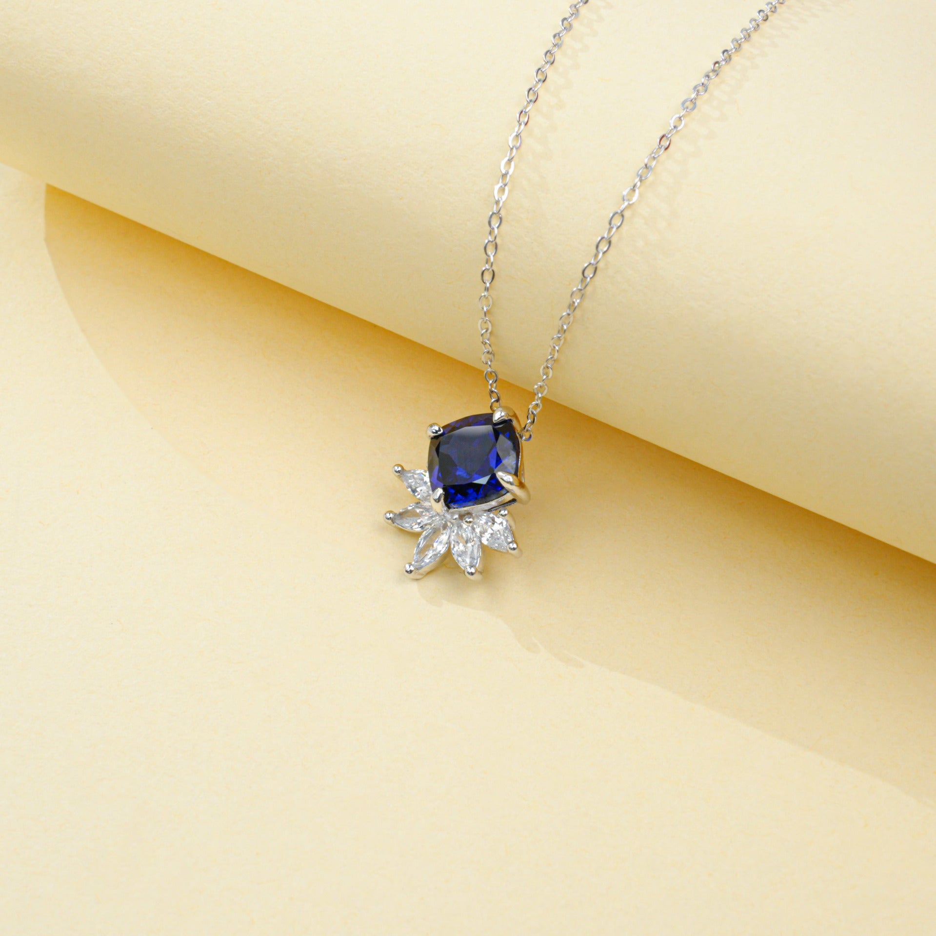 S925 Sterling Silver Royal Blue Sapphire Flower Necklace, Premium Ladies Versatile - Photo 3