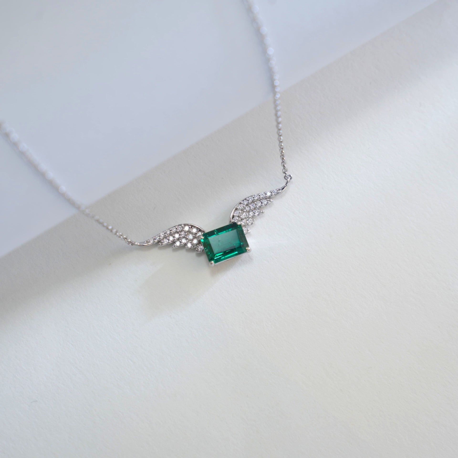 925 Sterling Silver Lab Emerald Angel Wings Choker Necklace, Versatile for Women - Photo 3