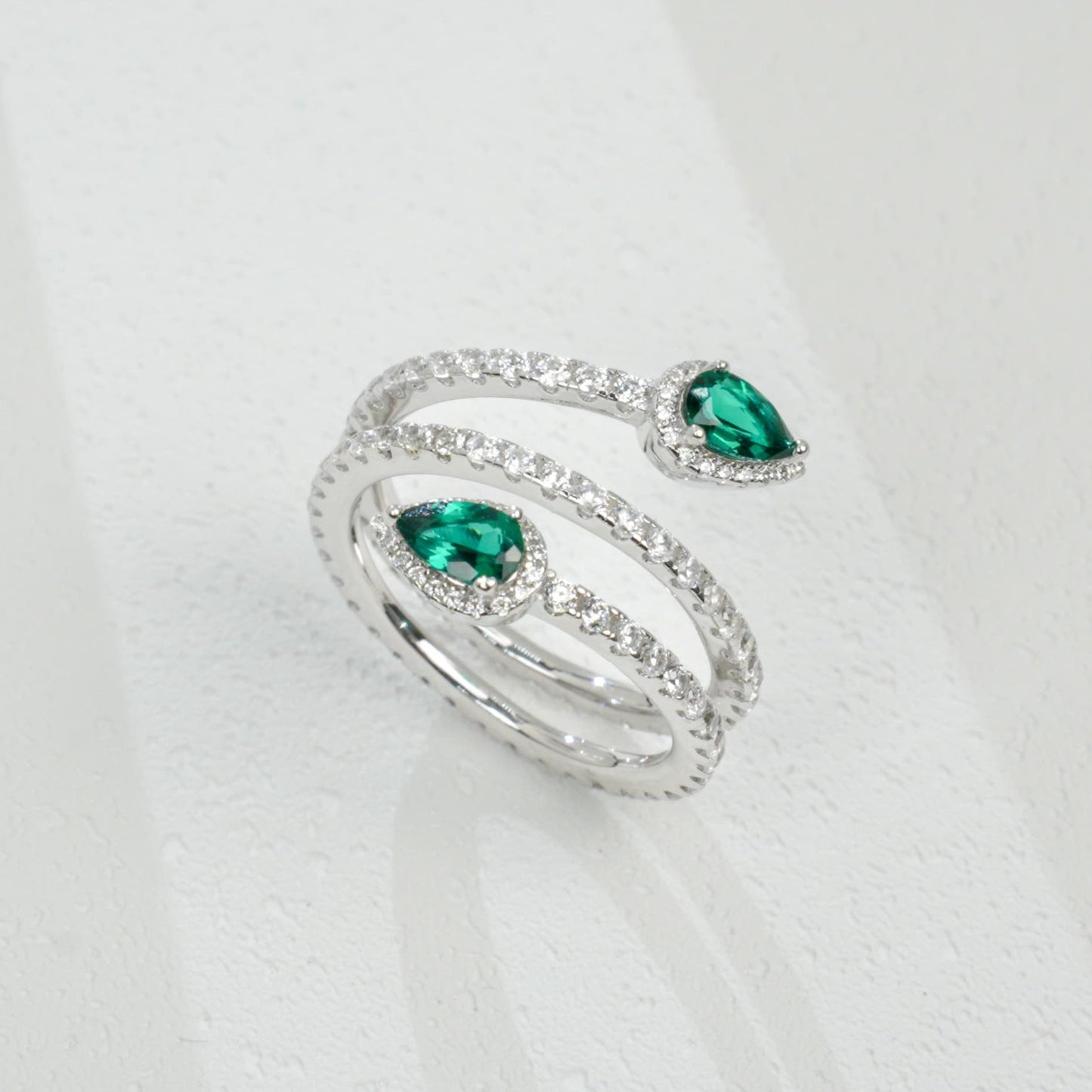 S925 Sterling Silver Lab Emerald Ring, Teardrop Simple Design - Photo 2