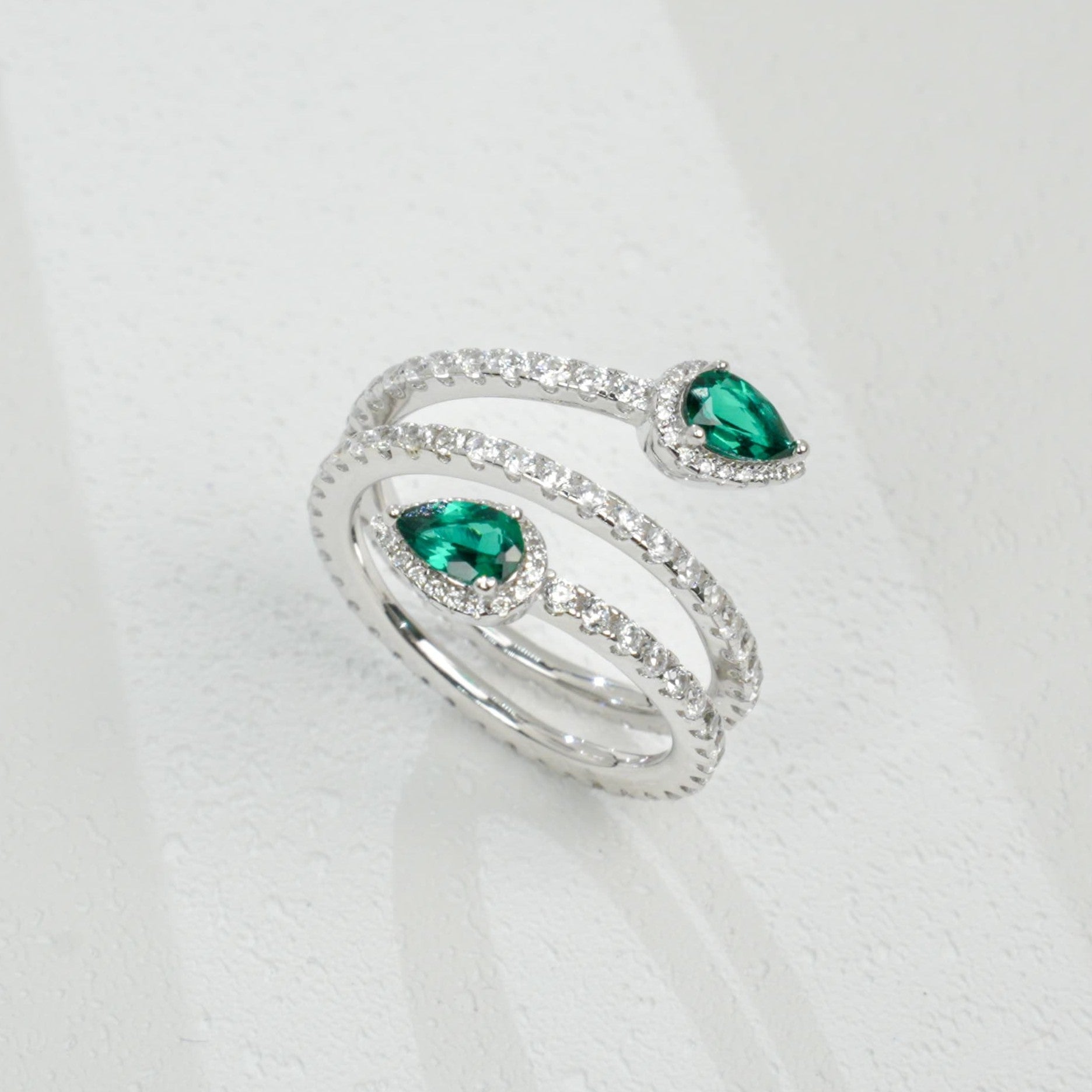 S925 Sterling Silver Lab Emerald Ring, Teardrop Simple Design - Photo 2