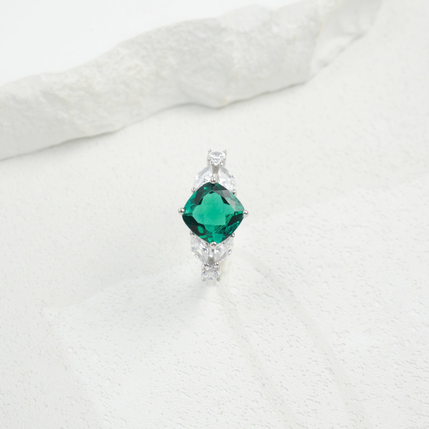 S925 Sterling Silver Lab Emerald Halo Ring, Premium Delicate Gift - Photo 3