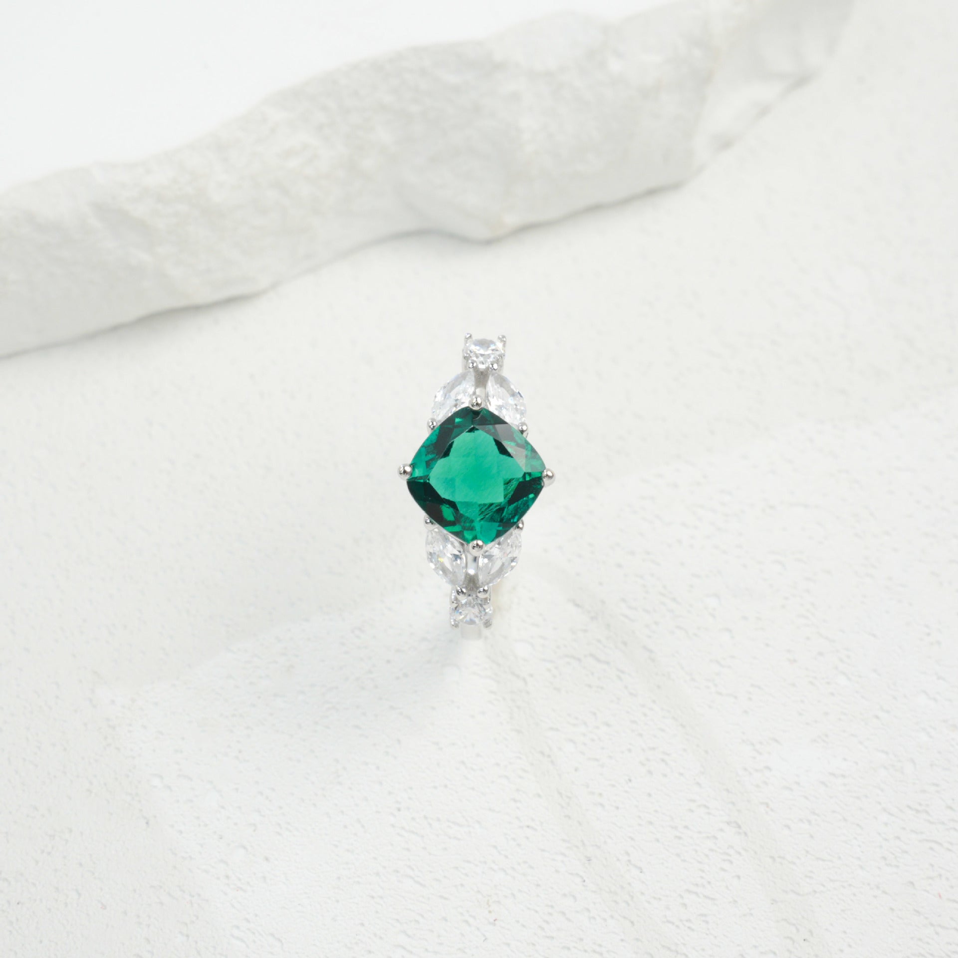 S925 Sterling Silver Lab Emerald Halo Ring, Premium Delicate Gift - Photo 3