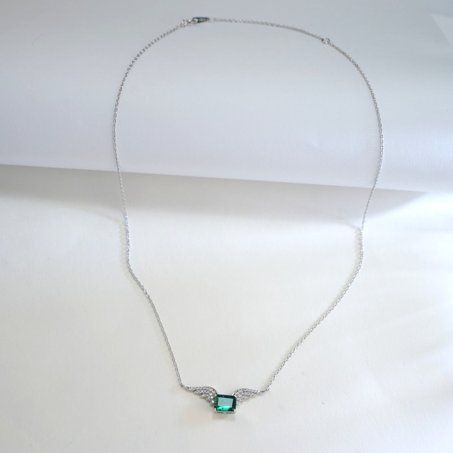 925 Sterling Silver Lab Emerald Angel Wings Choker Necklace, Versatile for Women - Photo 2