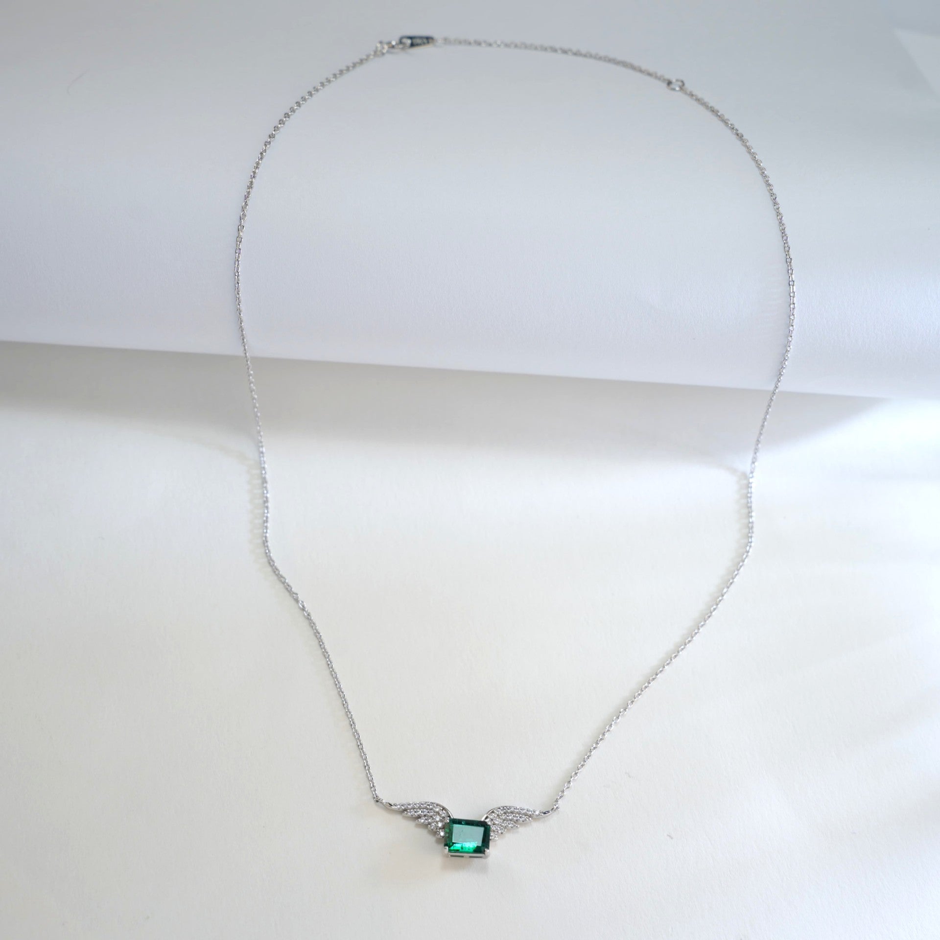 925 Sterling Silver Lab Emerald Angel Wings Choker Necklace, Versatile for Women - Photo 2