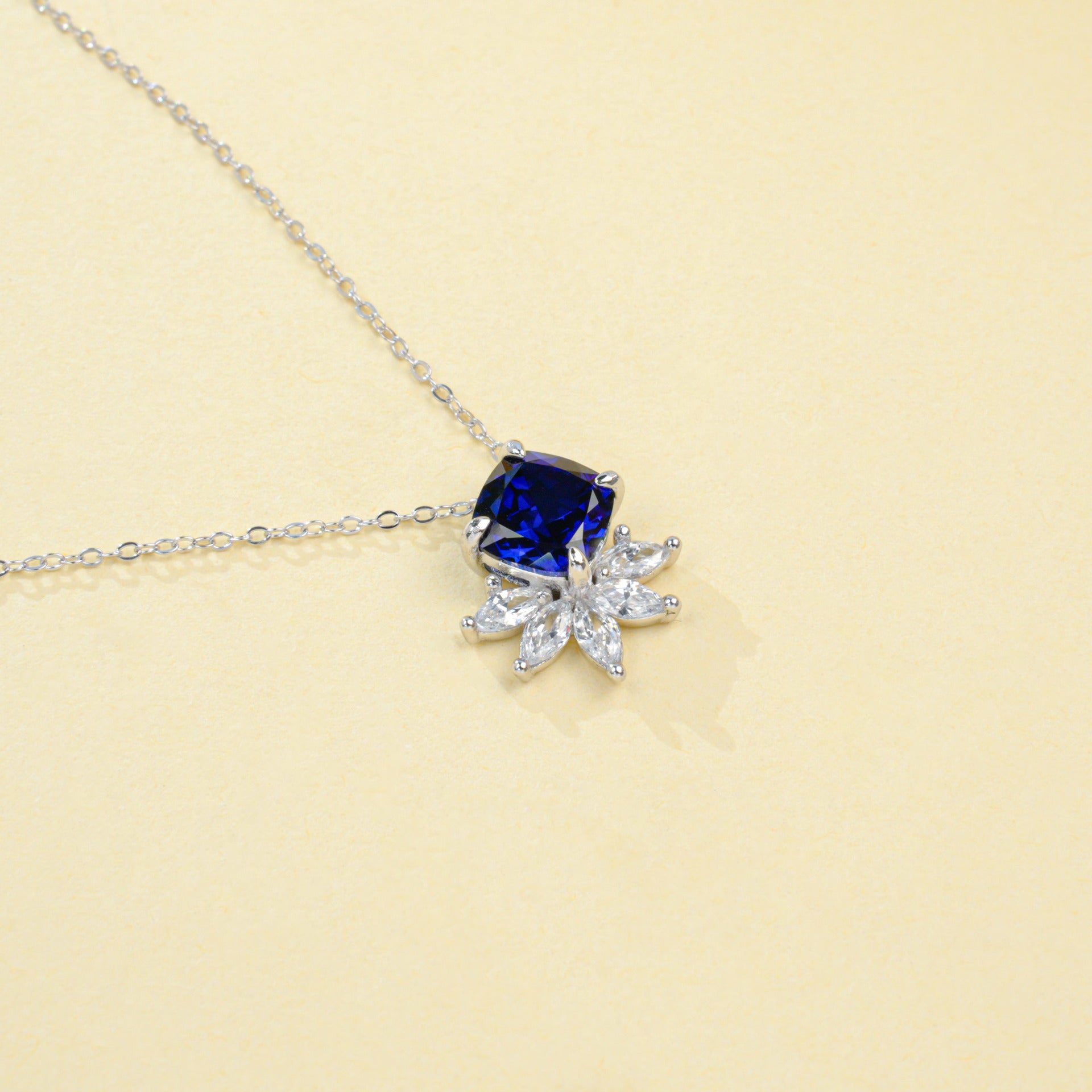 S925 Sterling Silver Royal Blue Sapphire Flower Necklace, Premium Ladies Versatile - Photo 1