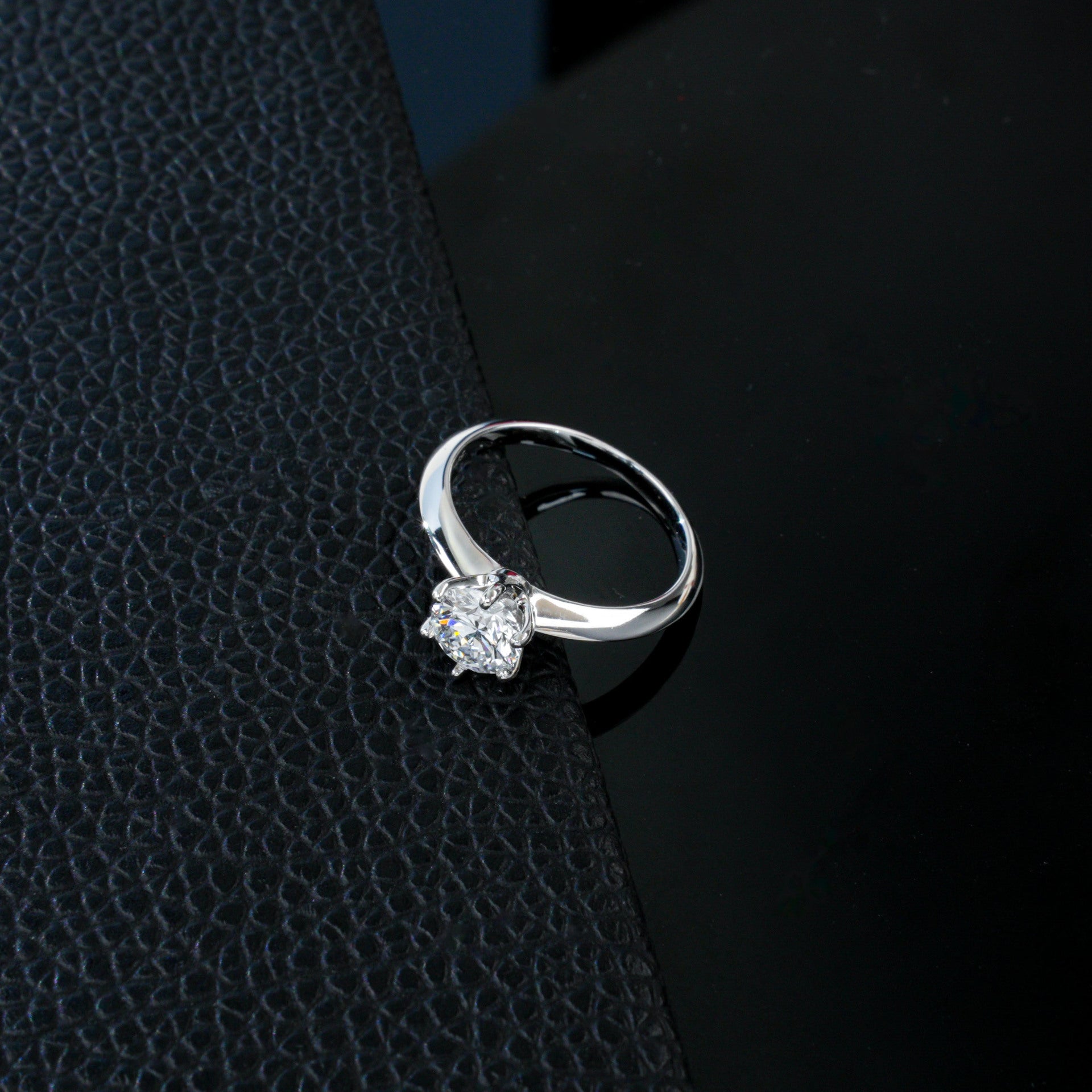 S925 Silver Classic 6-Claw Stone Ring, Versatile Proposal Engagement - Photo 3